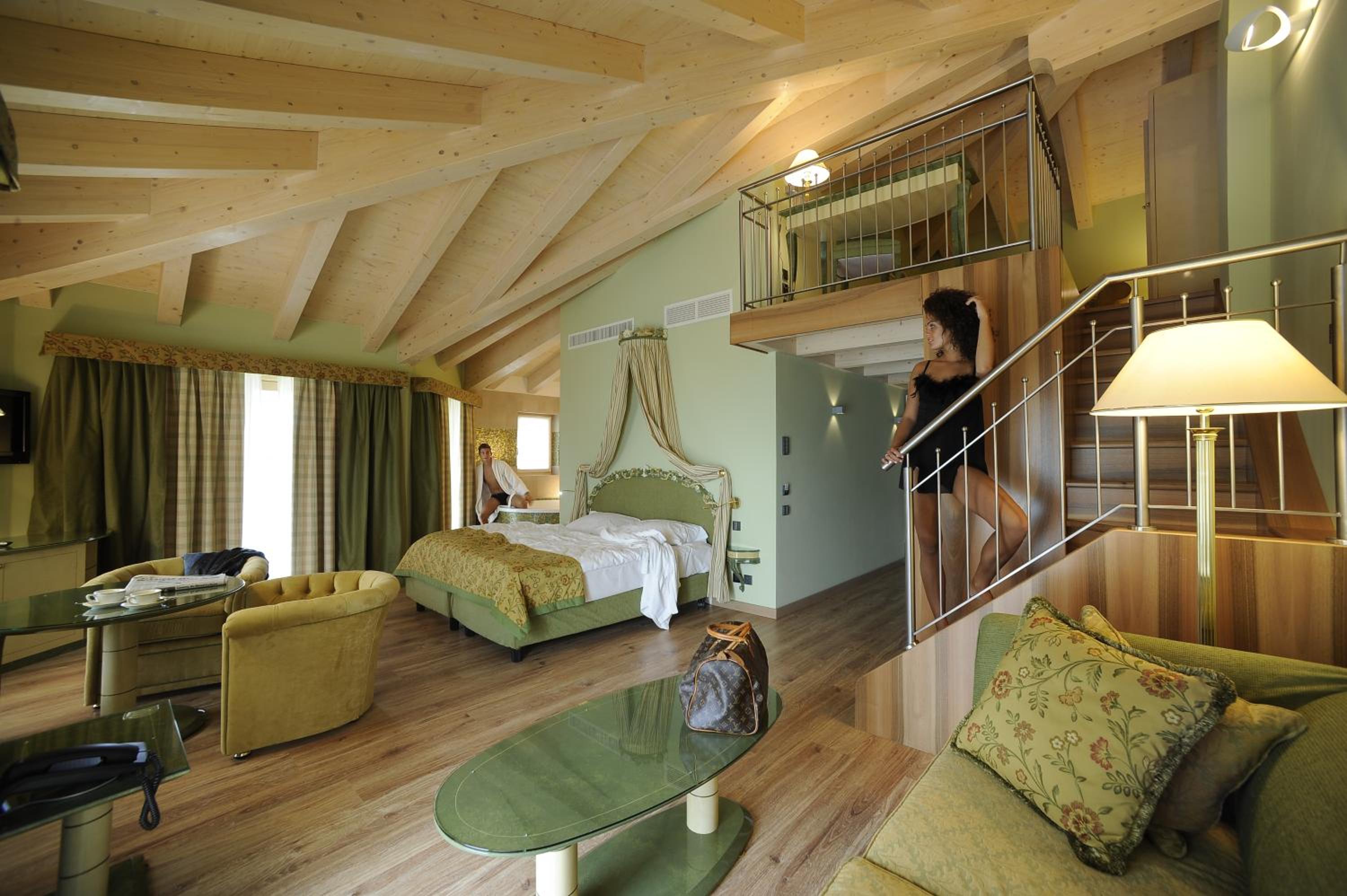 Deluxe Suite - Photo 36