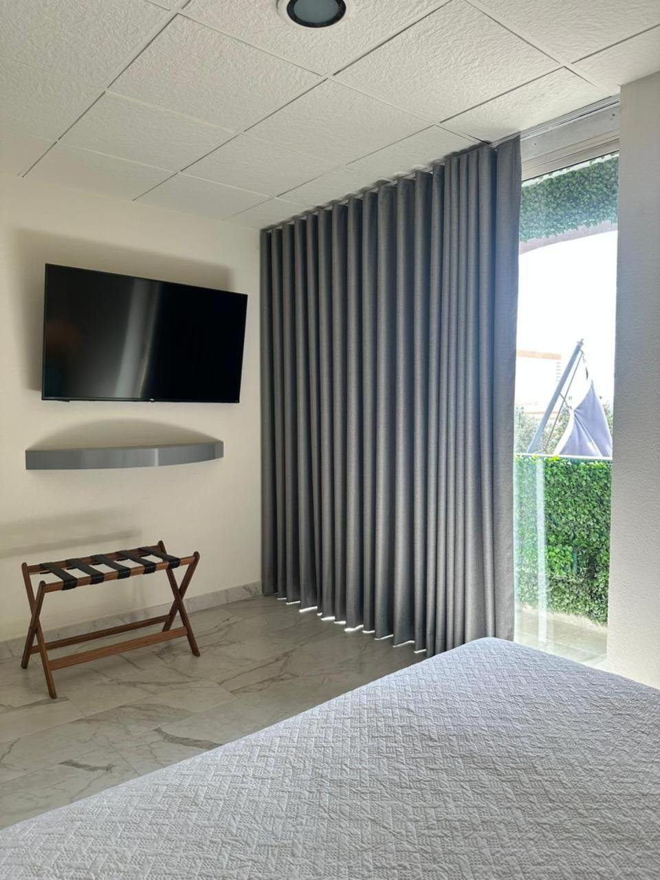 Deluxe Junior Suite photo 3
