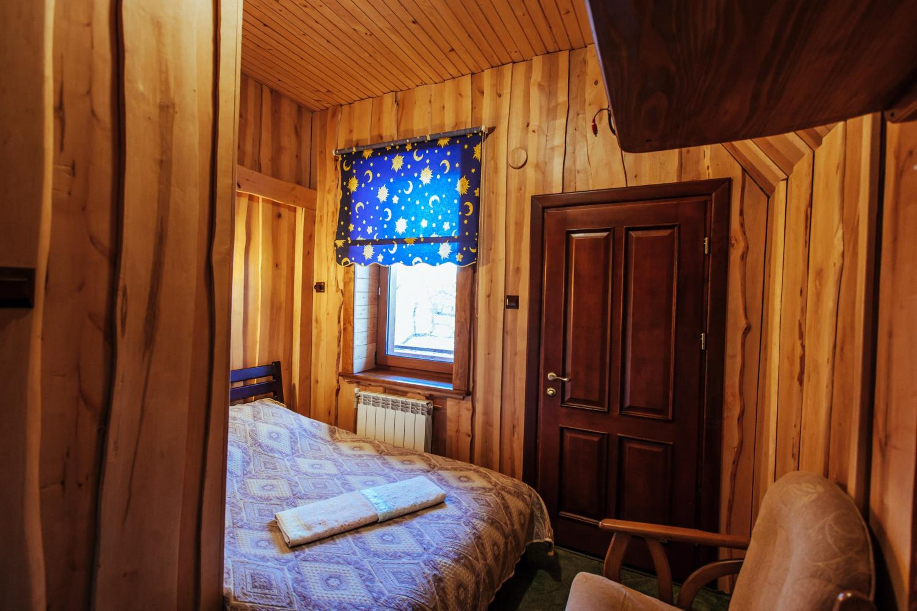 Small Single Room photo 2