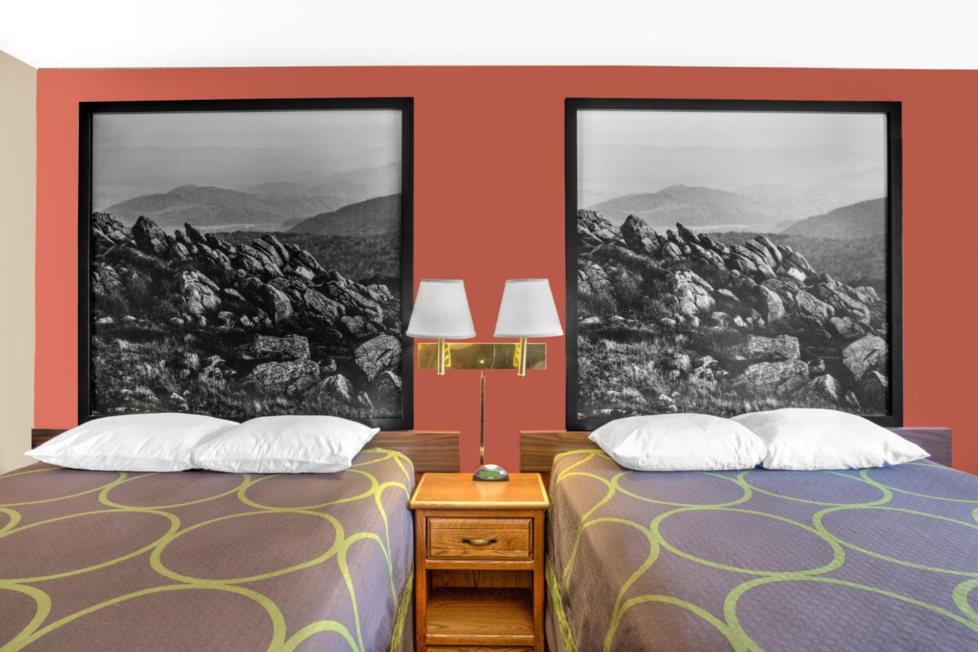 Deluxe Double Room with Two Double Beds - Non-Smoking - Photo 5