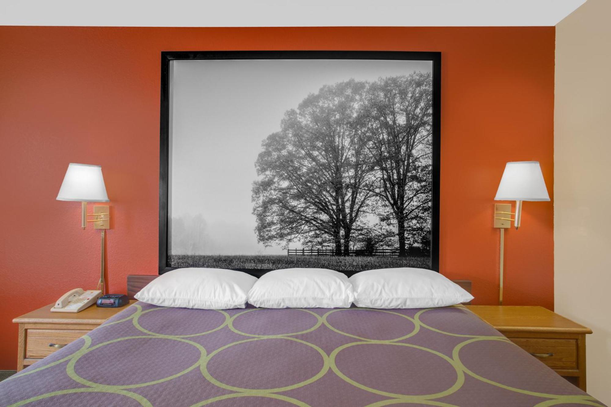 King Room - Non-Smoking - Photo 2