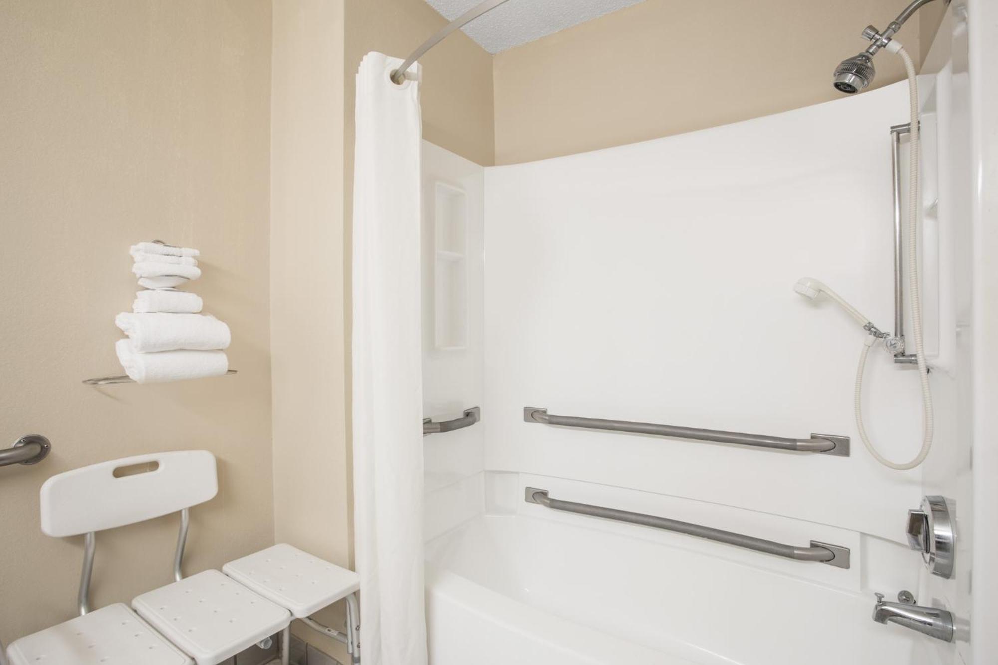 Queen Room - Disability Access/Non-Smoking - Photo 2