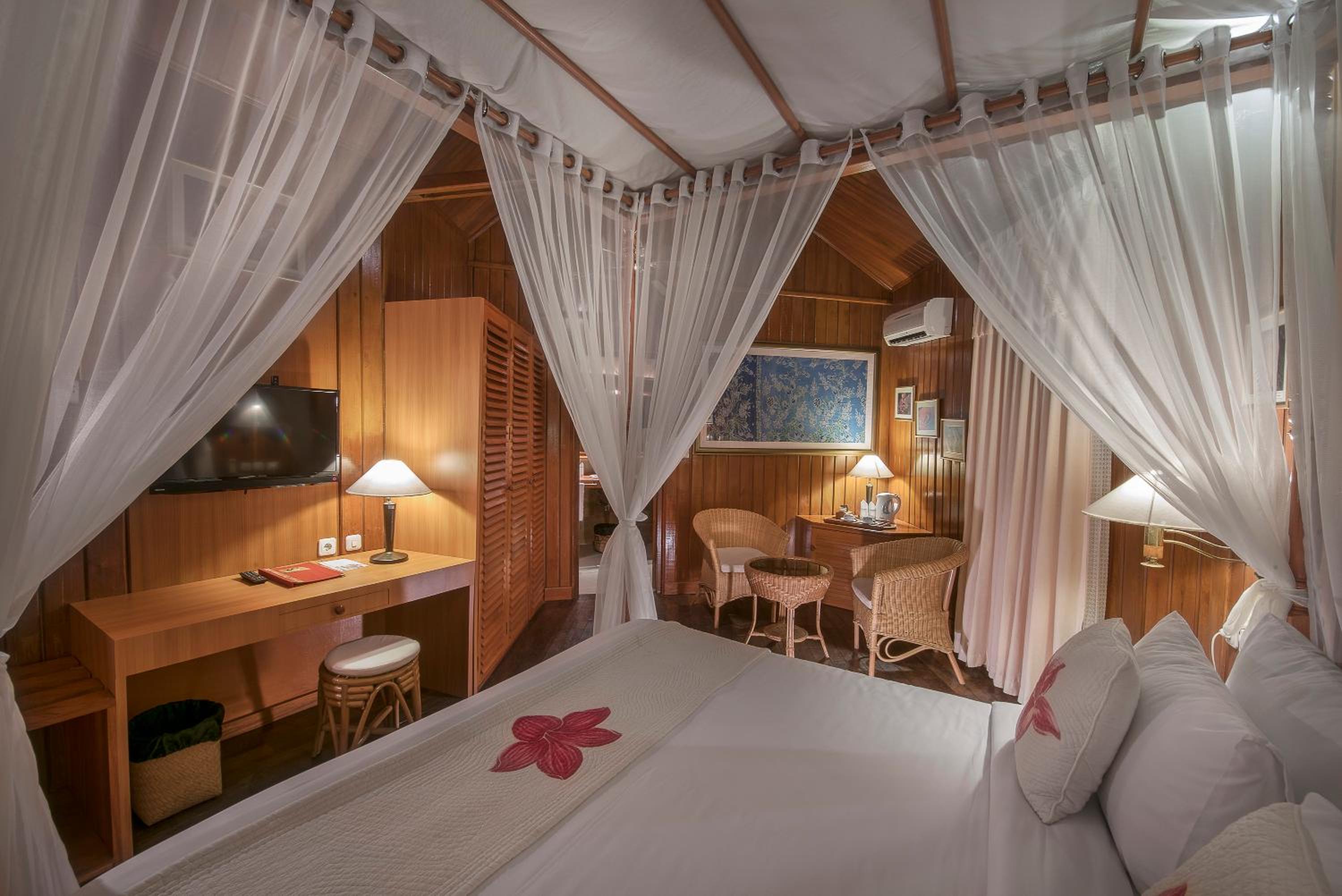 Superior Double or Twin Cottage with Sea View photo 2