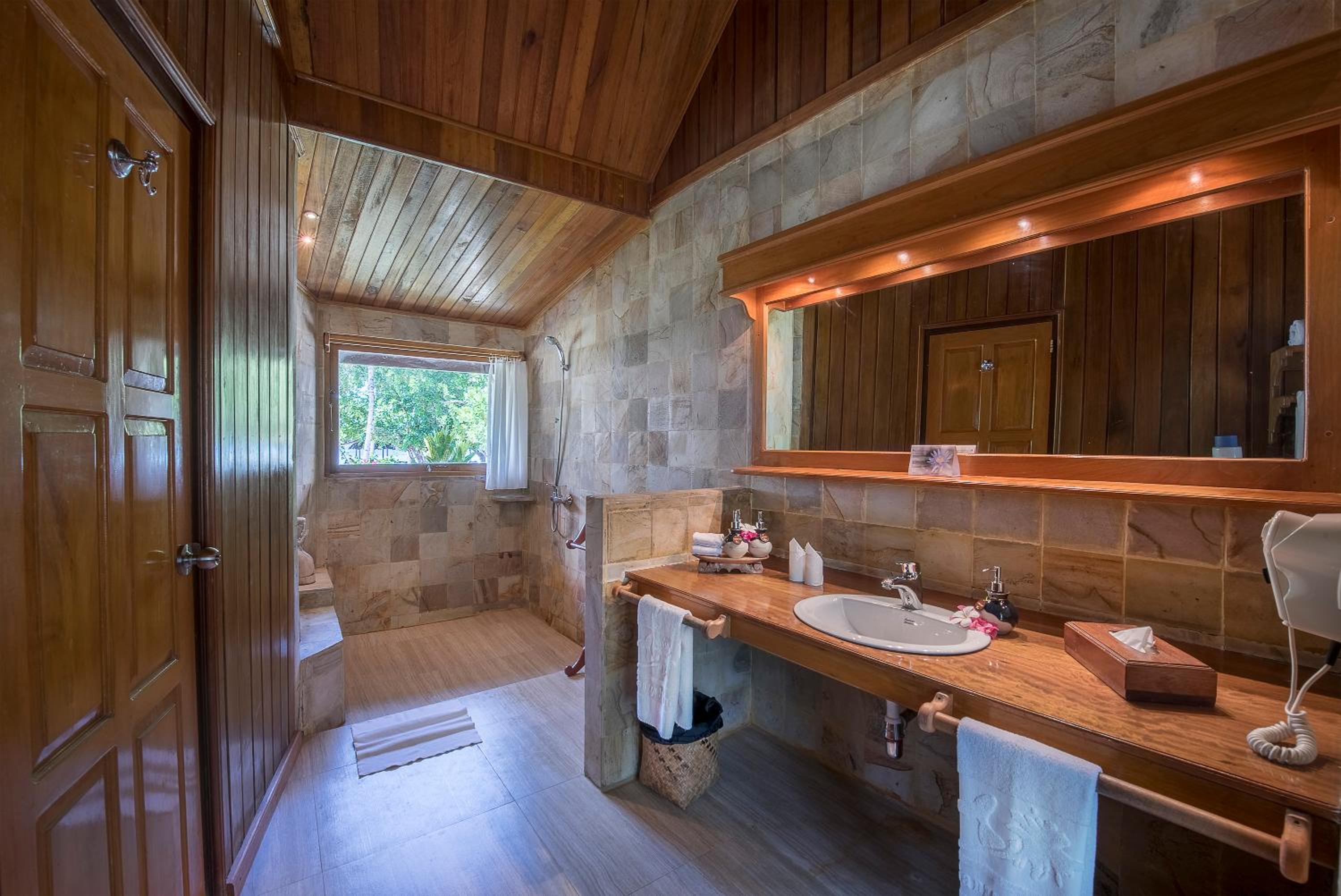 Superior Double or Twin Cottage with Sea View photo 3