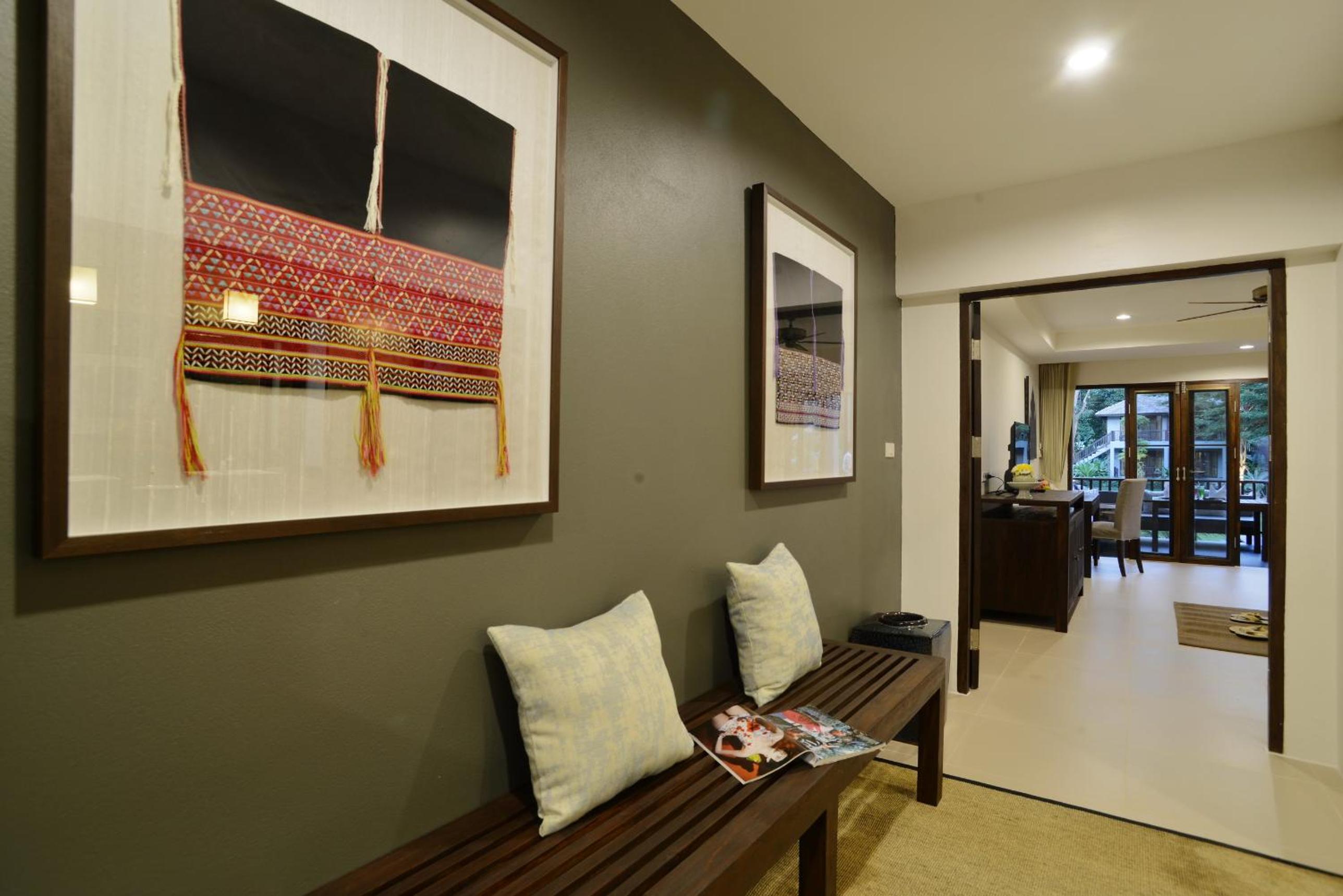 Family Room - Photo 8
