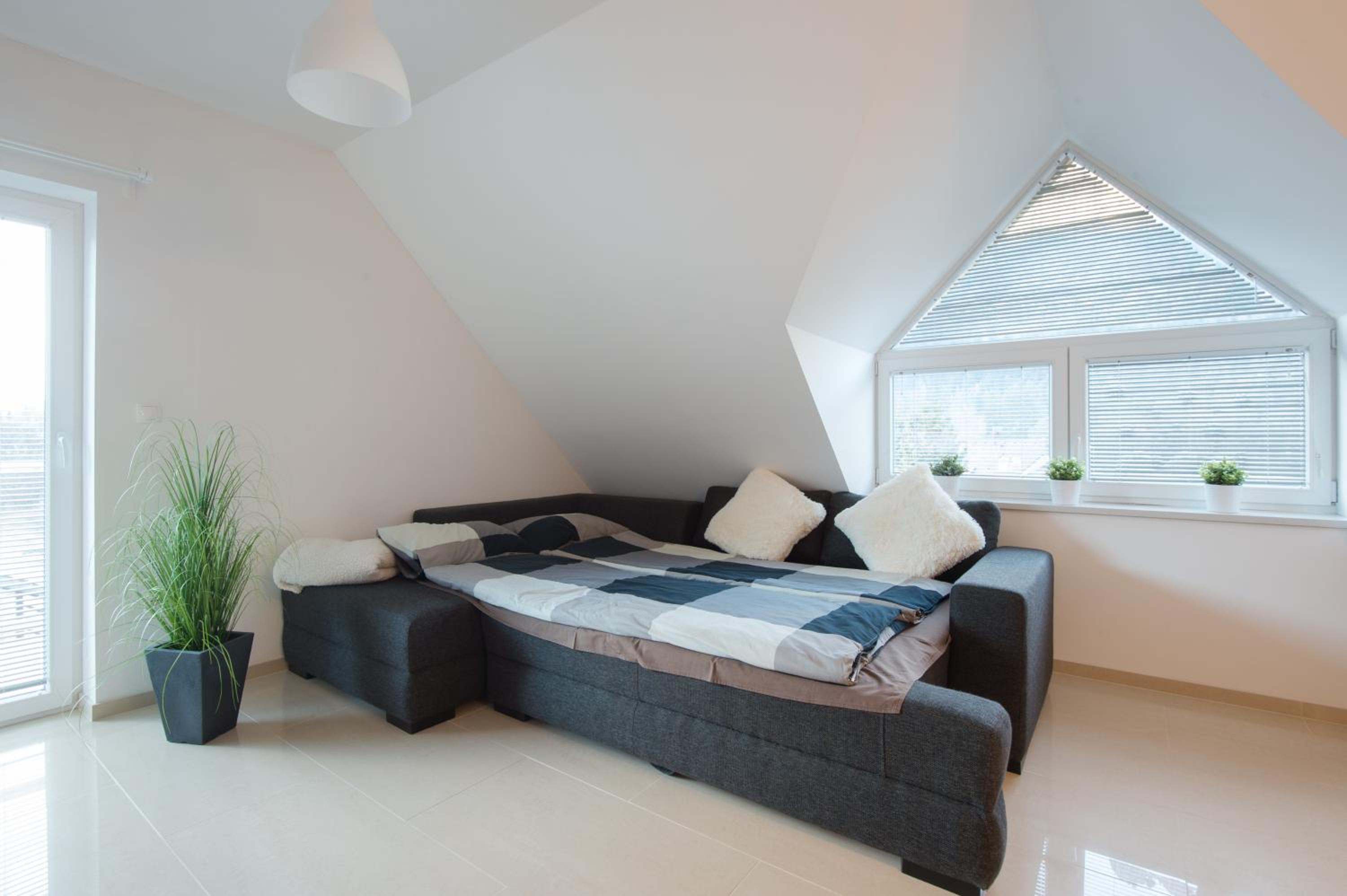 One-Bedroom Apartment with Balcony photo 2