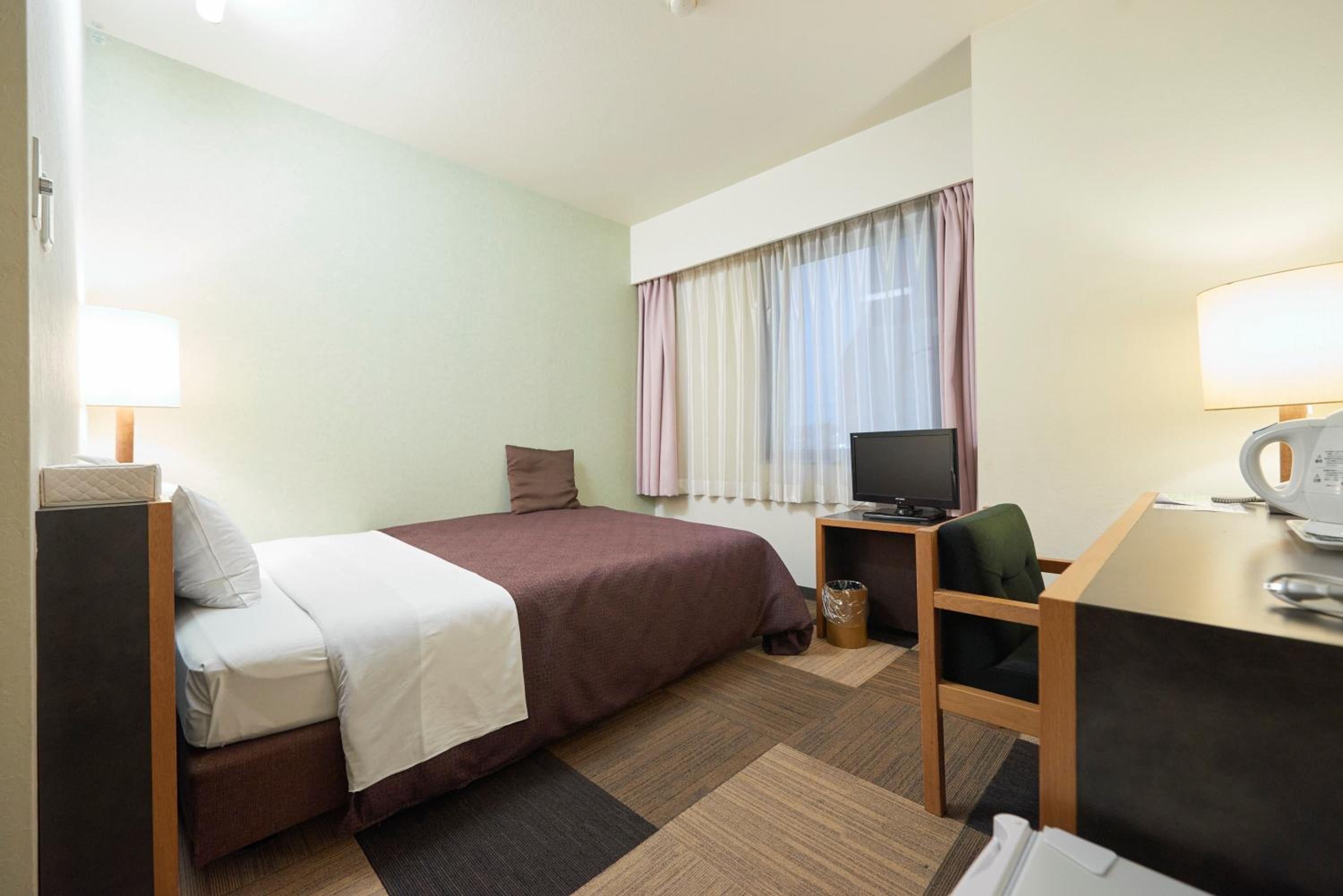 Double Room - Smoking photo 2