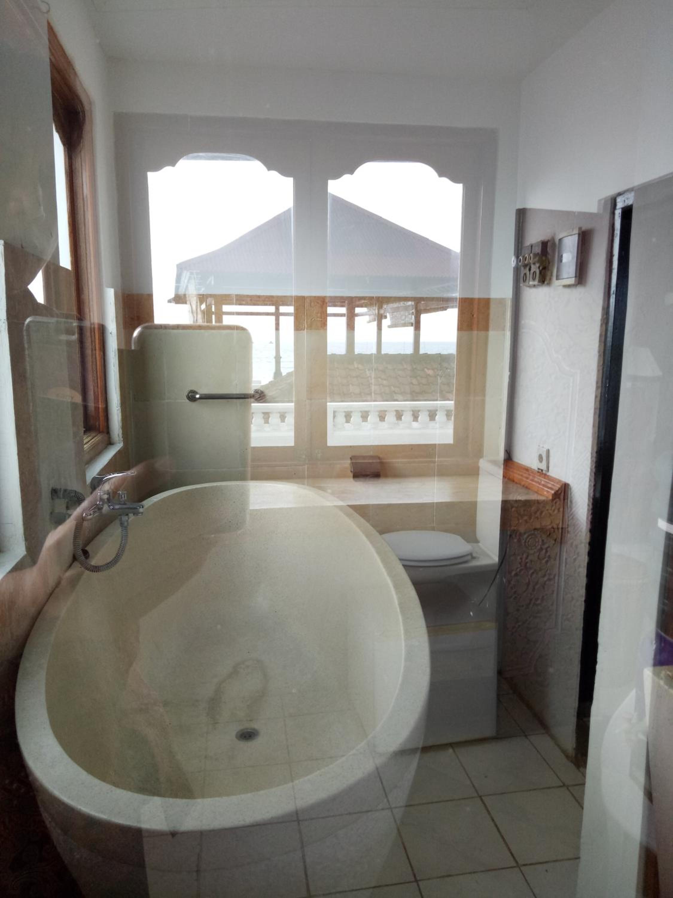 One-Bedroom Apartment with Sea View - Photo 5