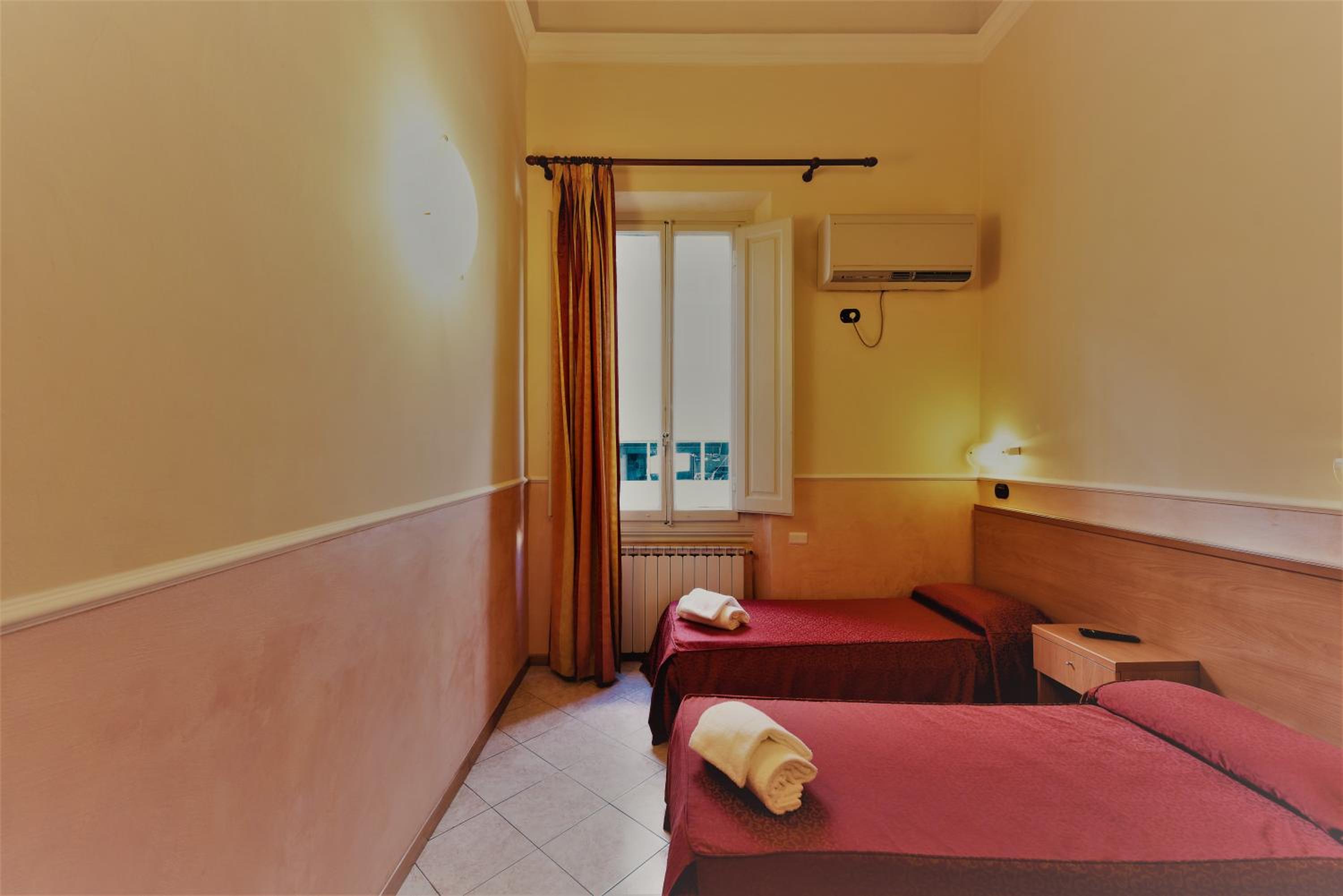 Triple Room - Photo 1