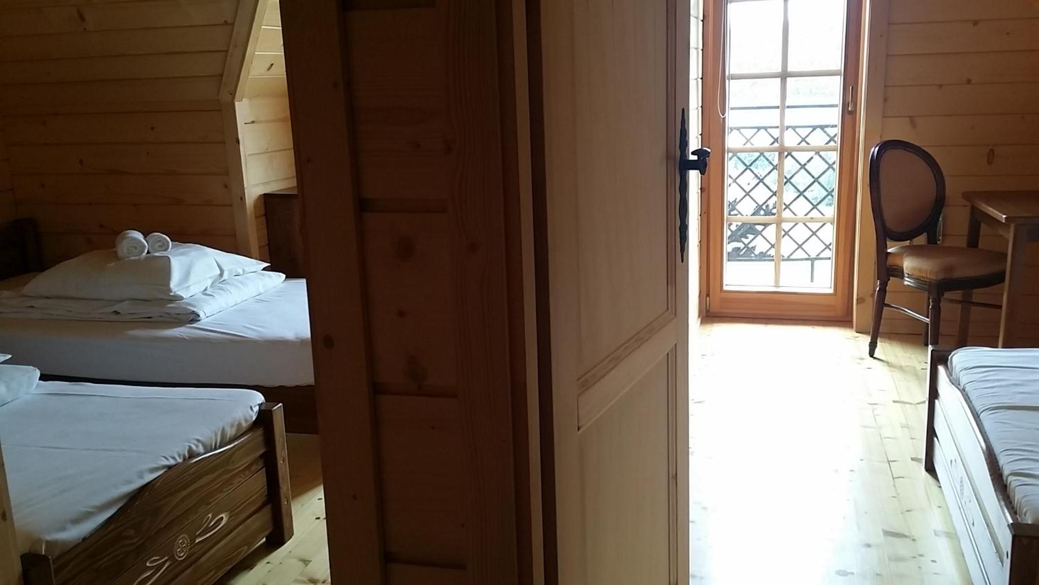 Deluxe Three-Bedroom House photo 2