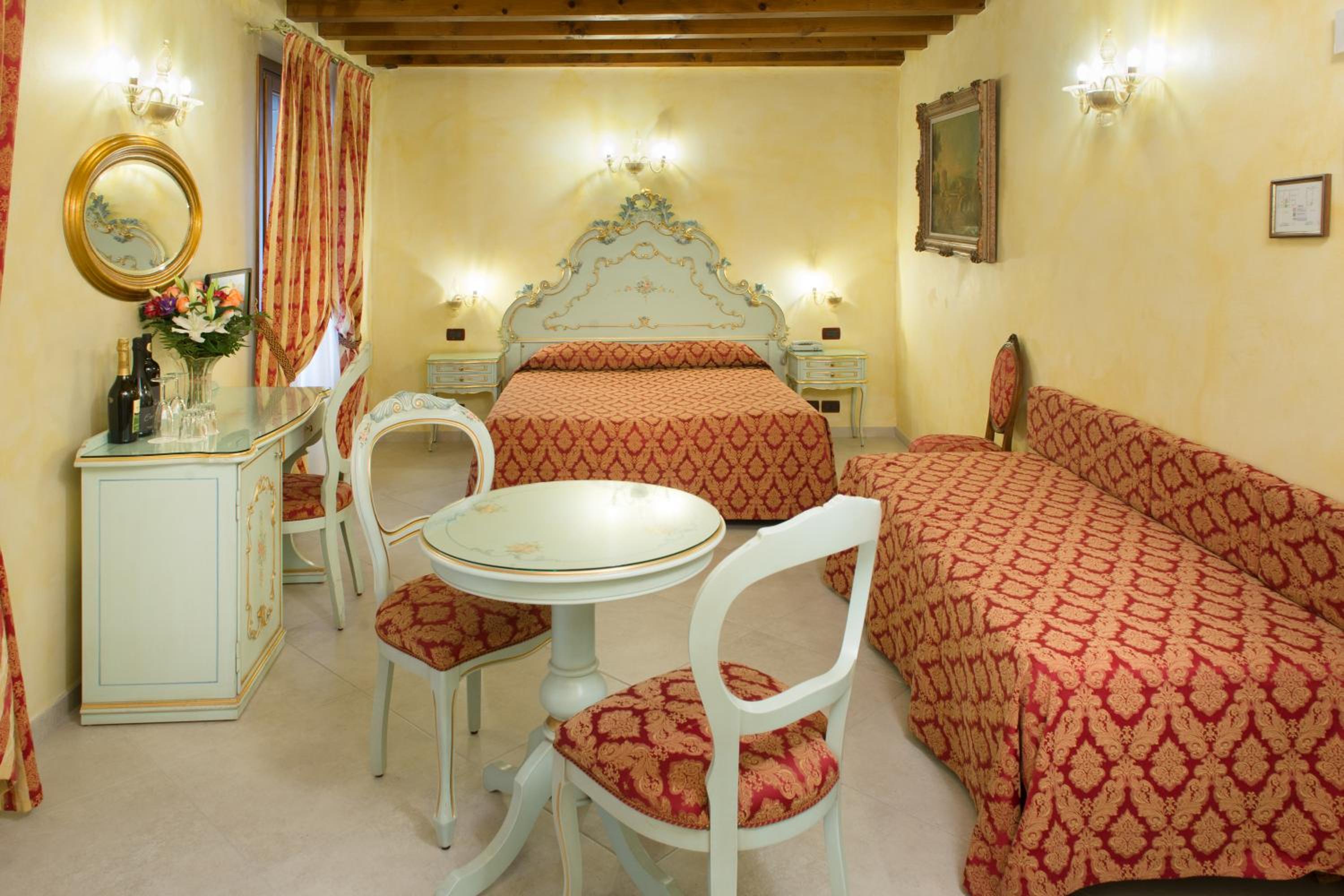 Junior Suite with Canal View photo 2