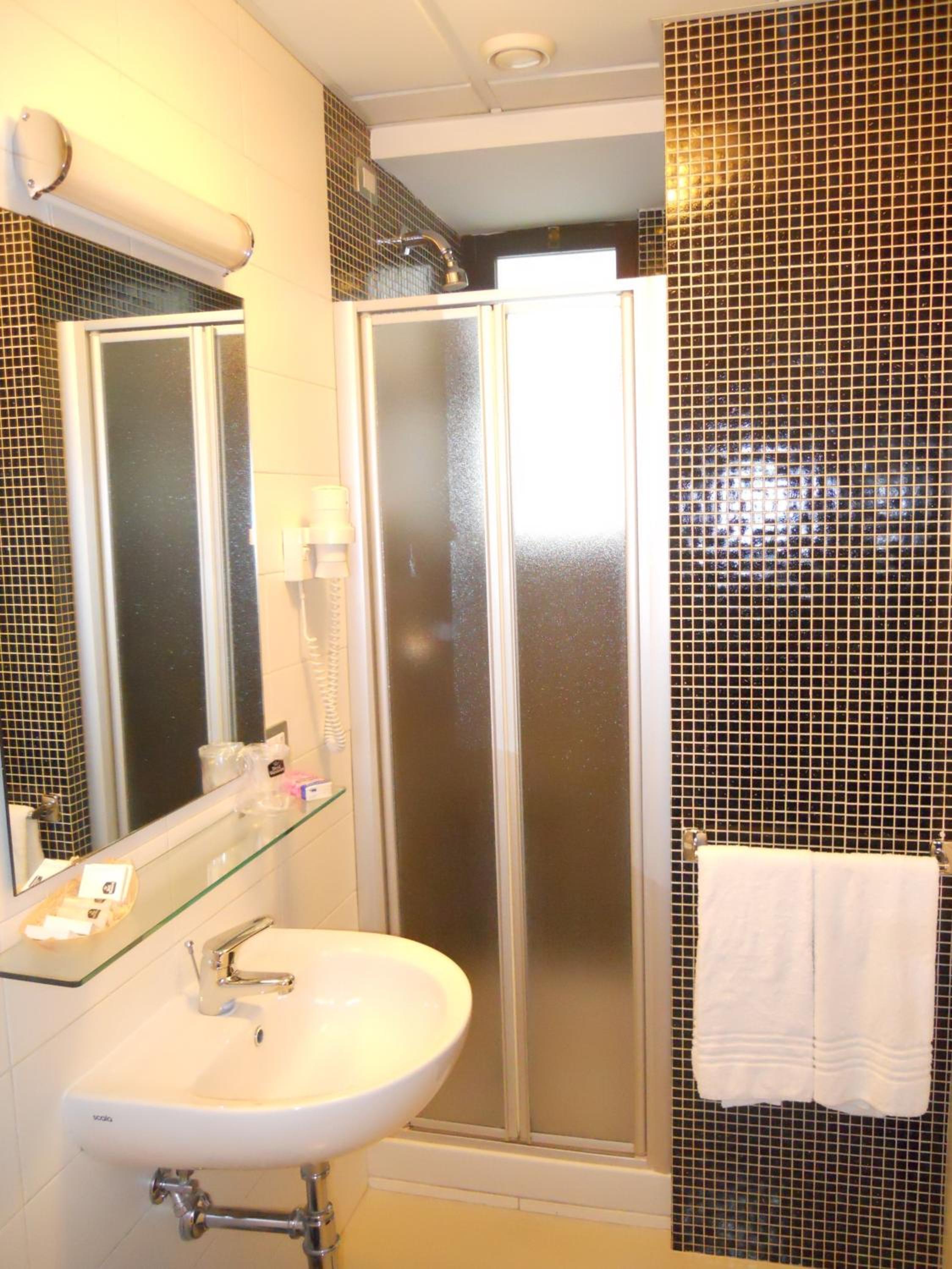 Double Room - Photo 5