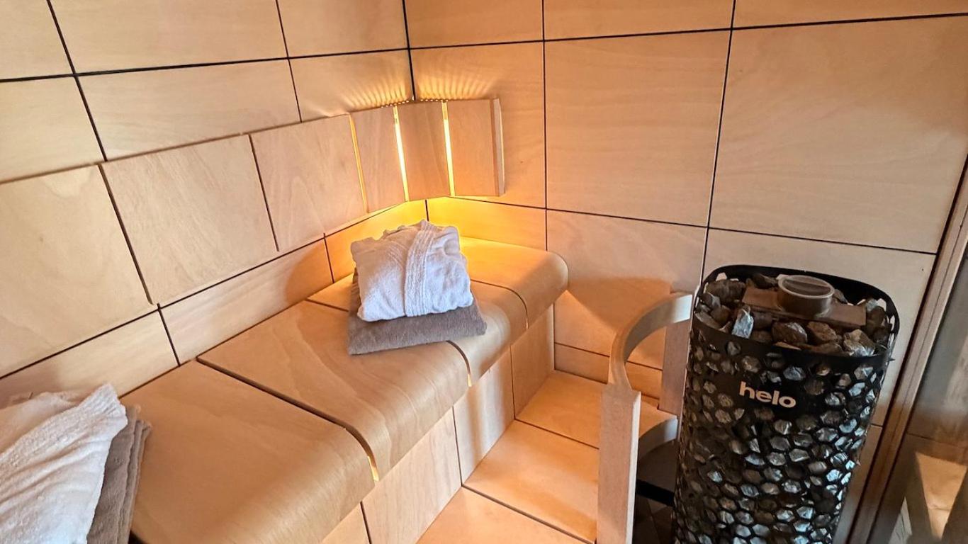 Suite with Balcony photo 2