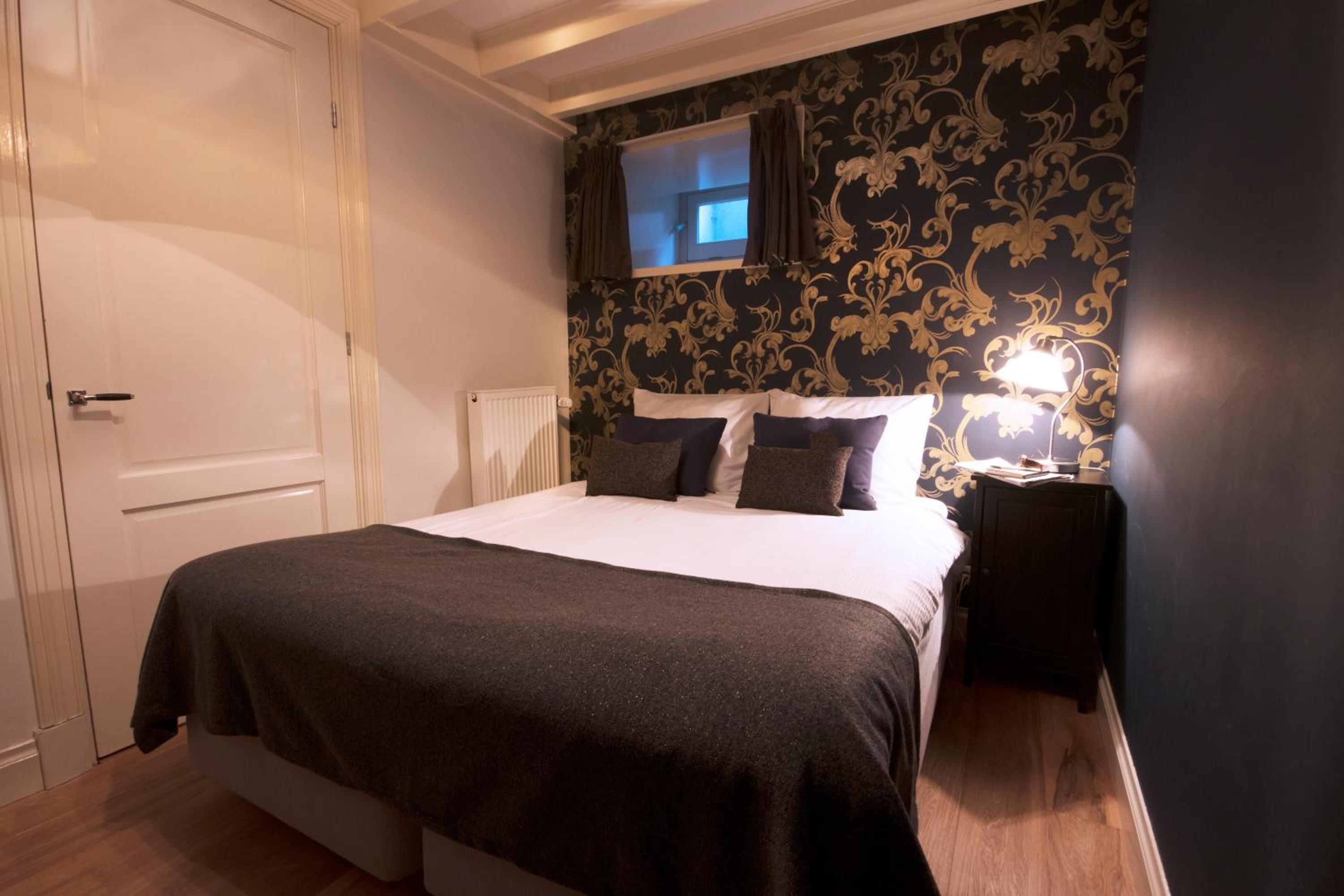 Apartment (6 Adults)