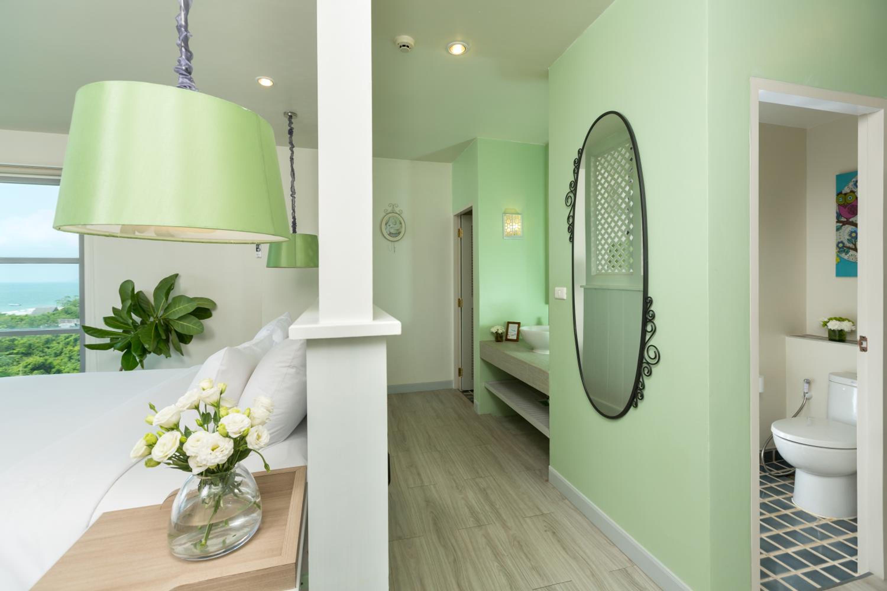 Deluxe Double Room Corner with Sea View - Photo 5