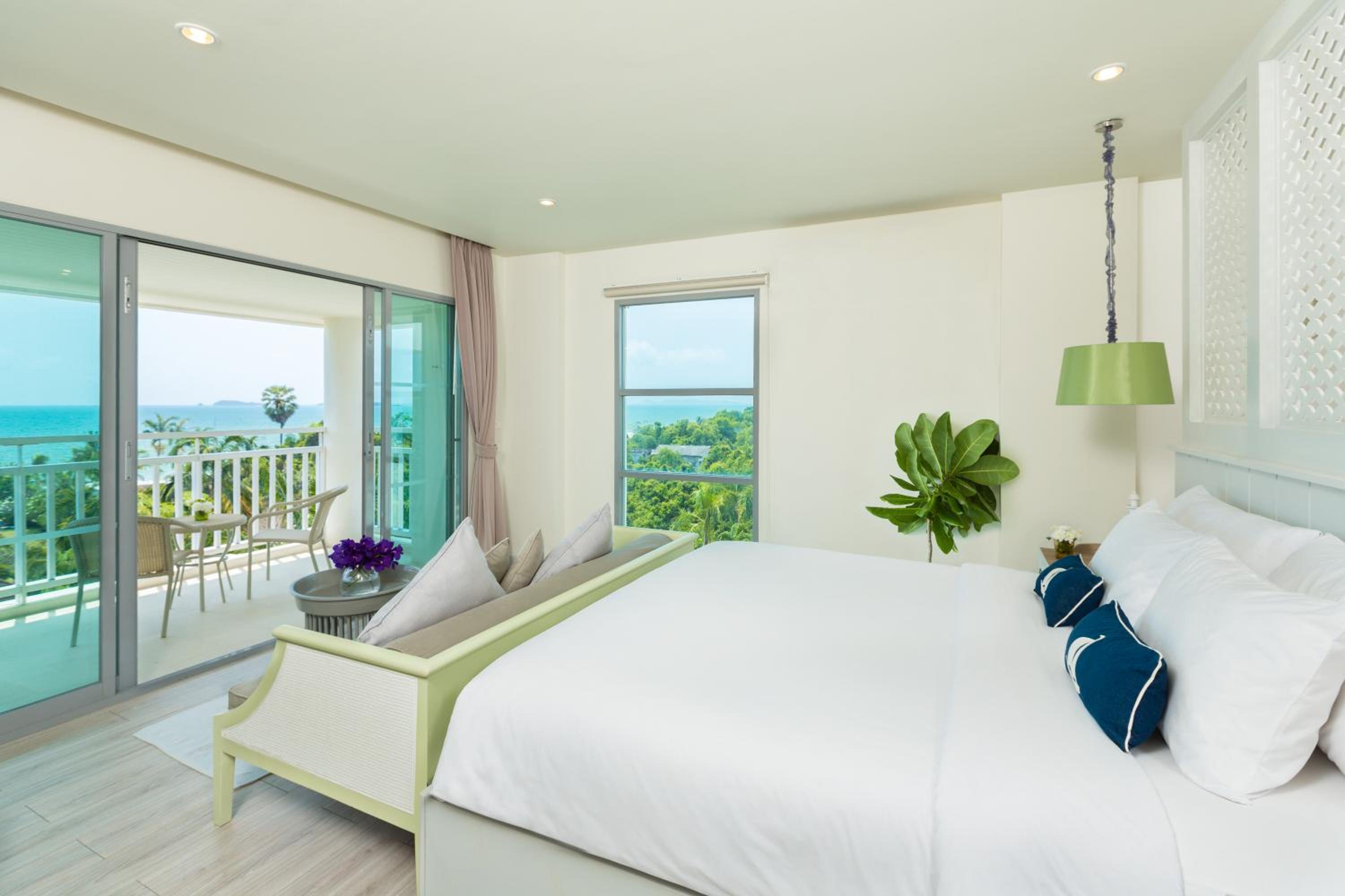 Deluxe Double Room Corner with Sea View - Photo 1