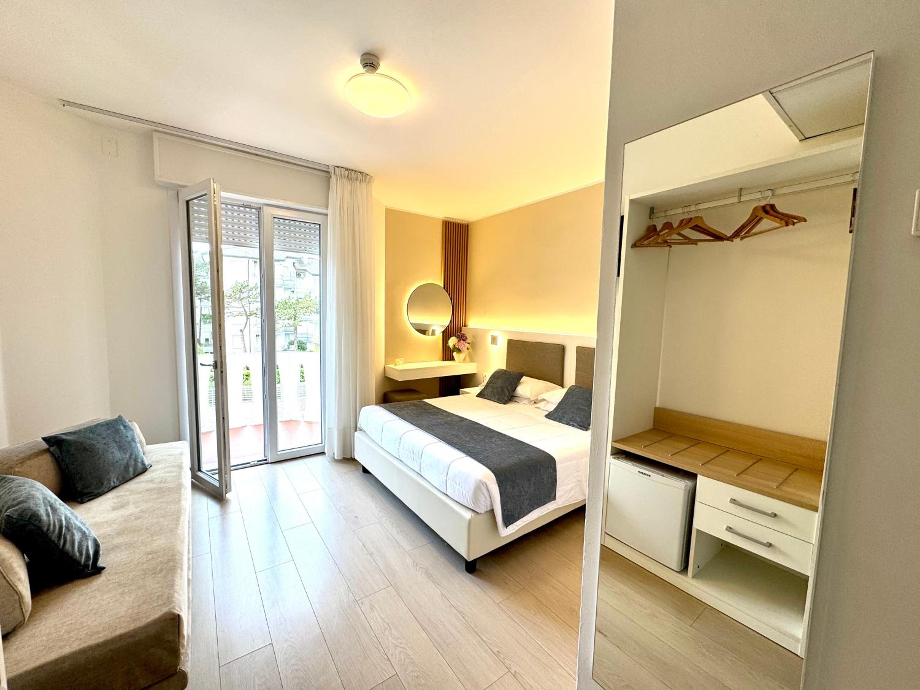 Deluxe Double Room photo 3