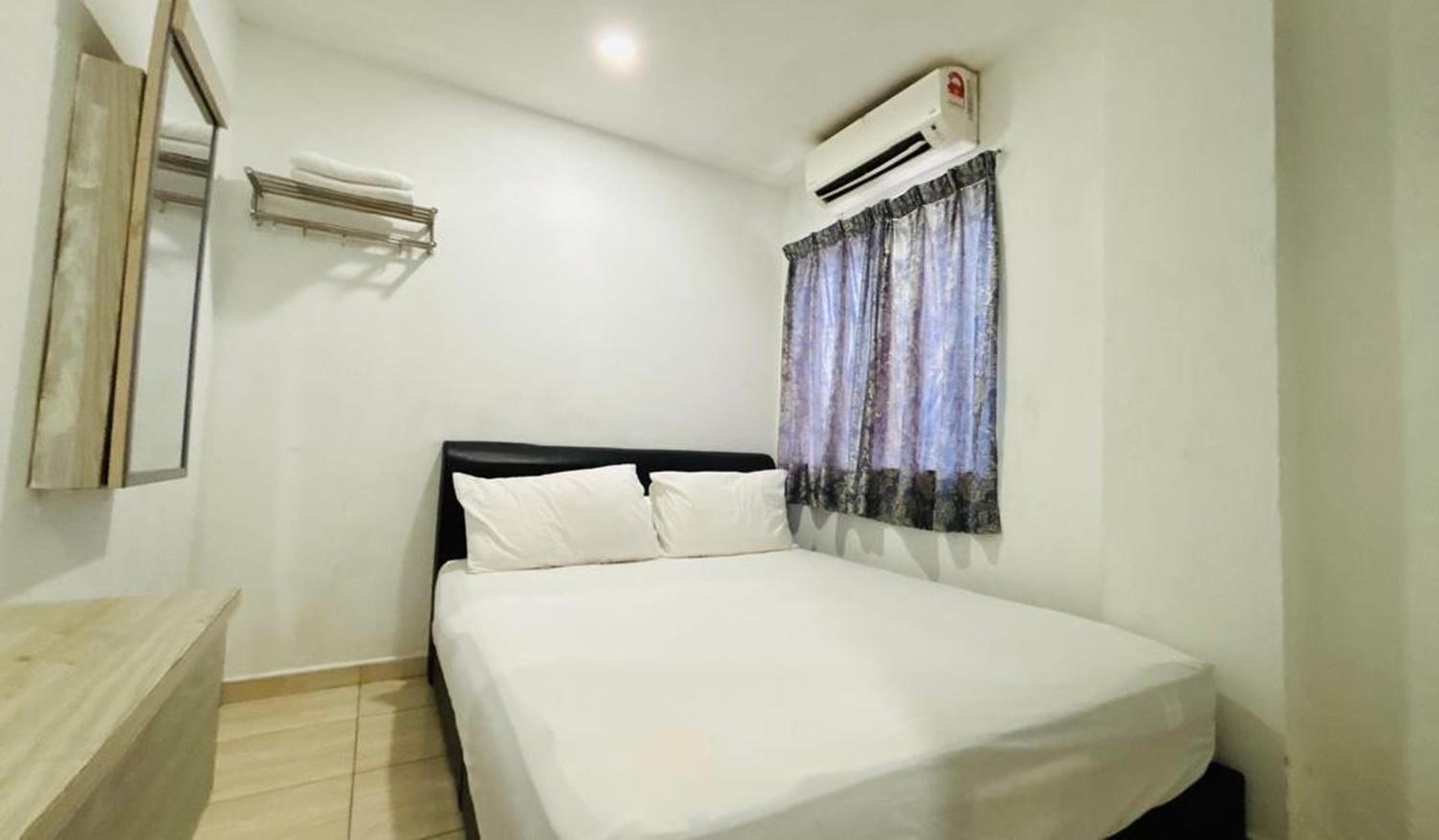 Deluxe Queen Room