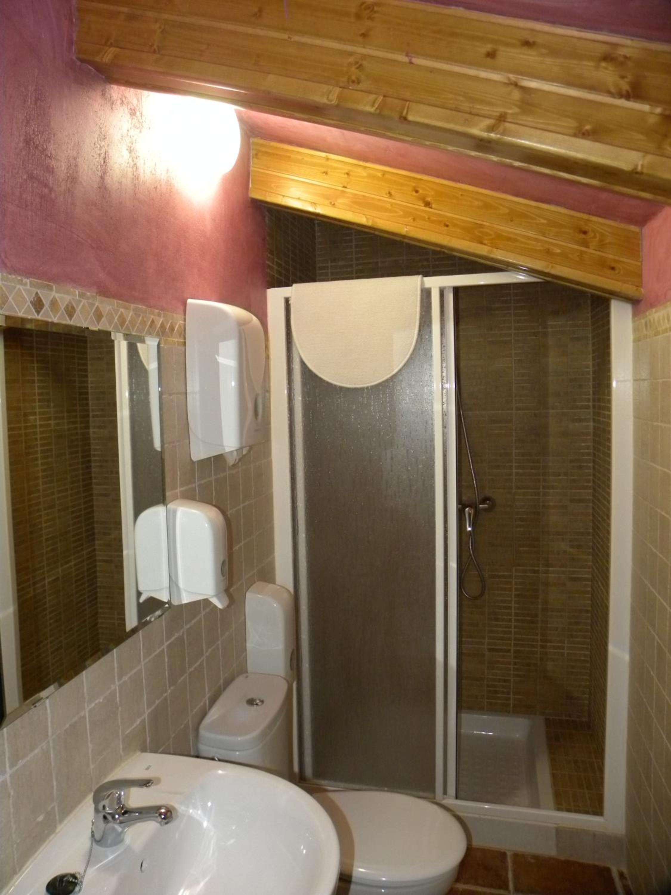 Double Room - Photo 2