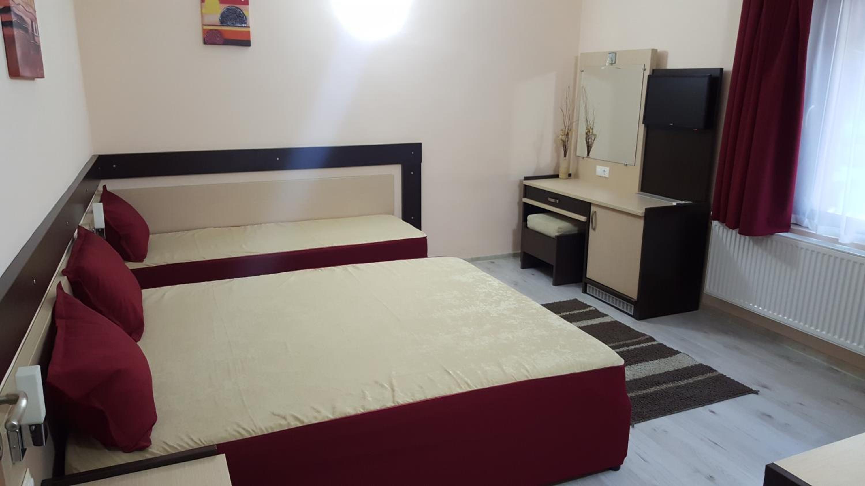 Triple Room - Photo 3