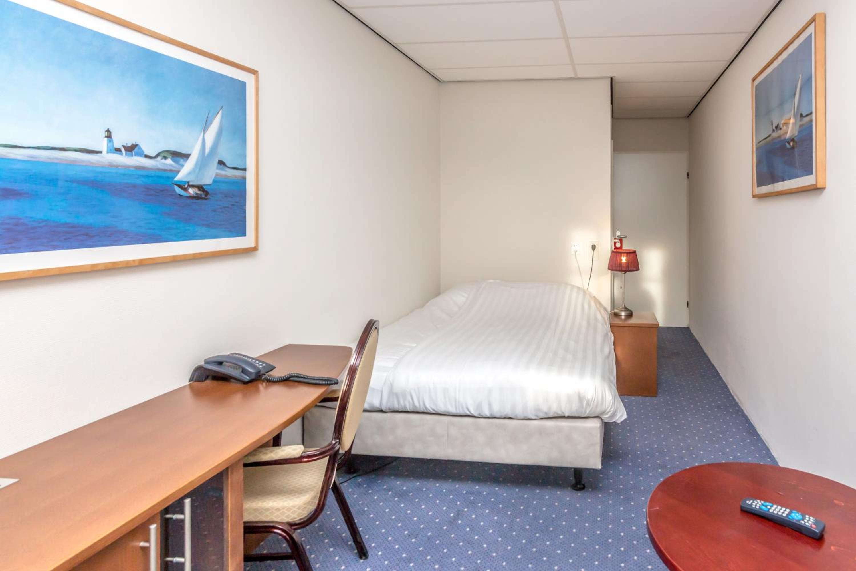 Single Room photo 2