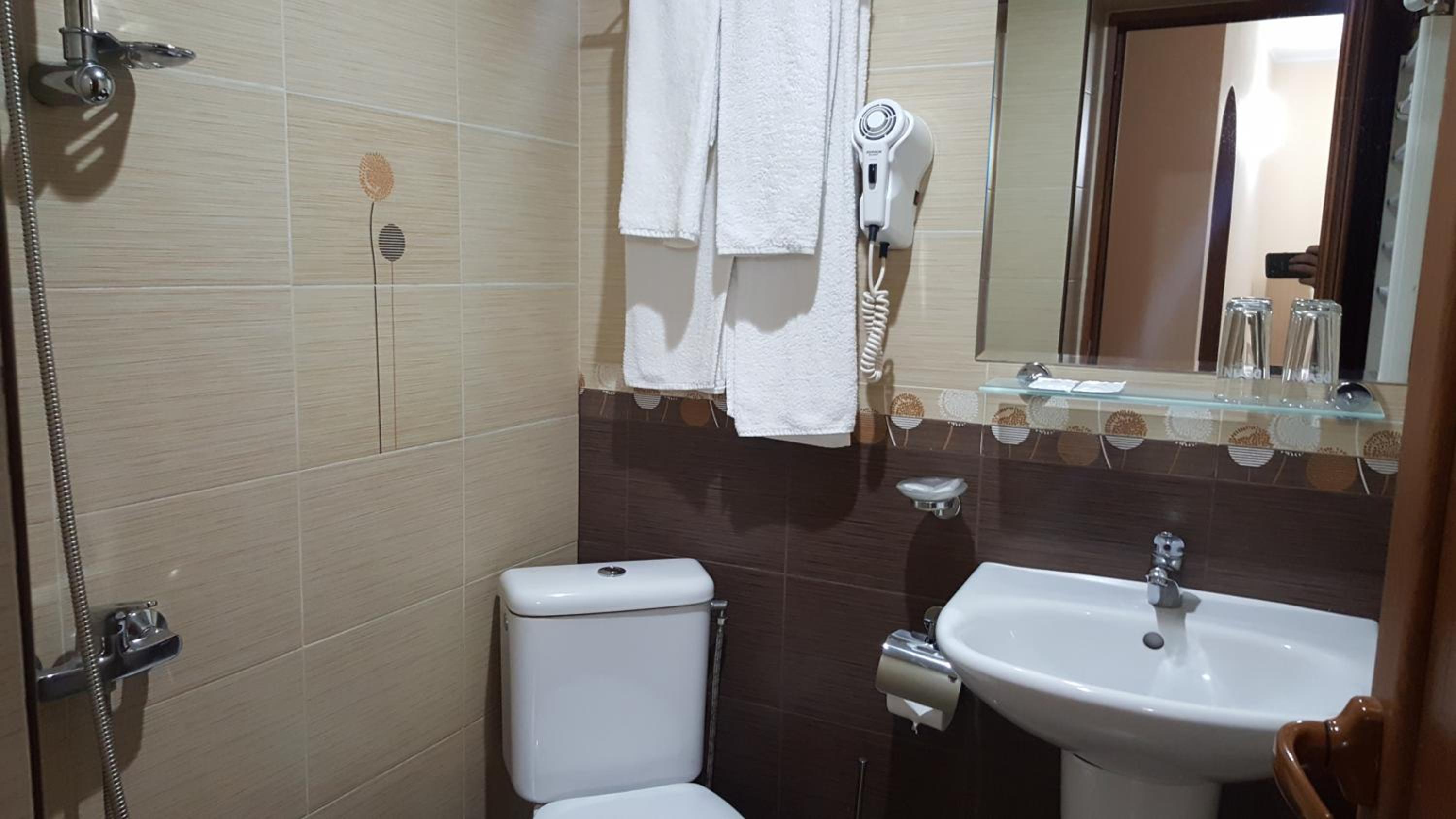 Twin Room - Photo 1