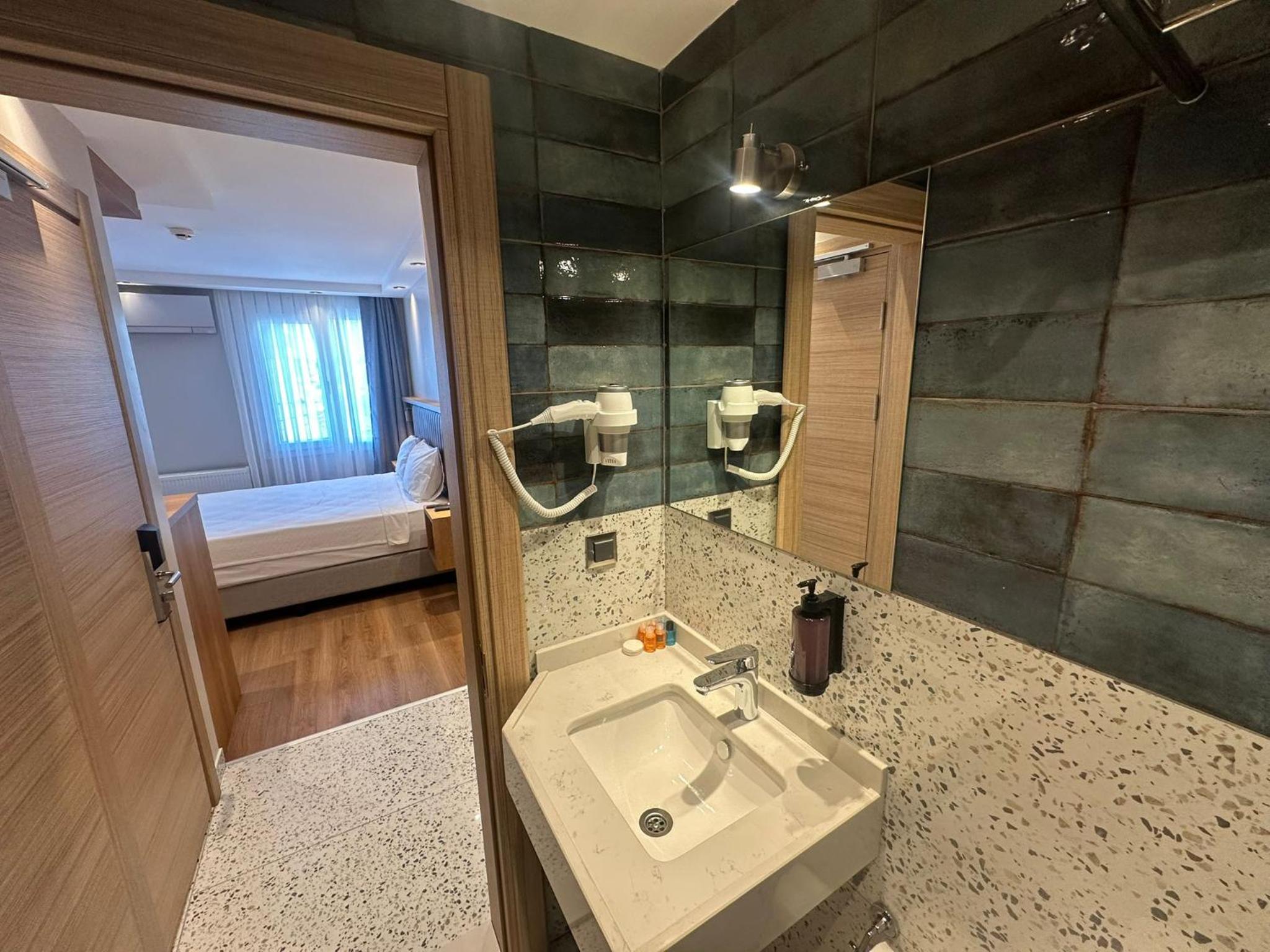 Deluxe Double Room photo 2