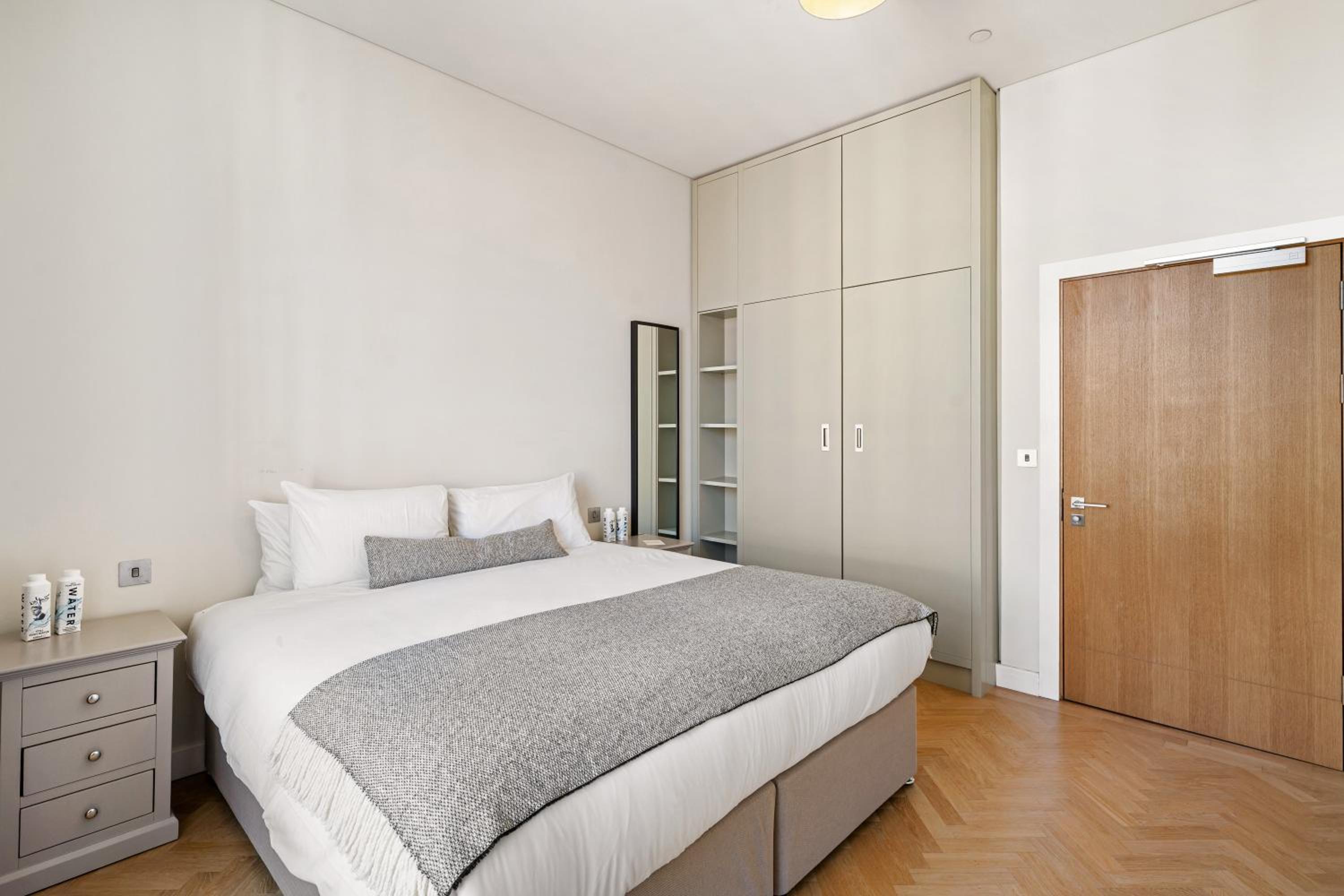 Two-Bedroom Apartment thumbnail 5