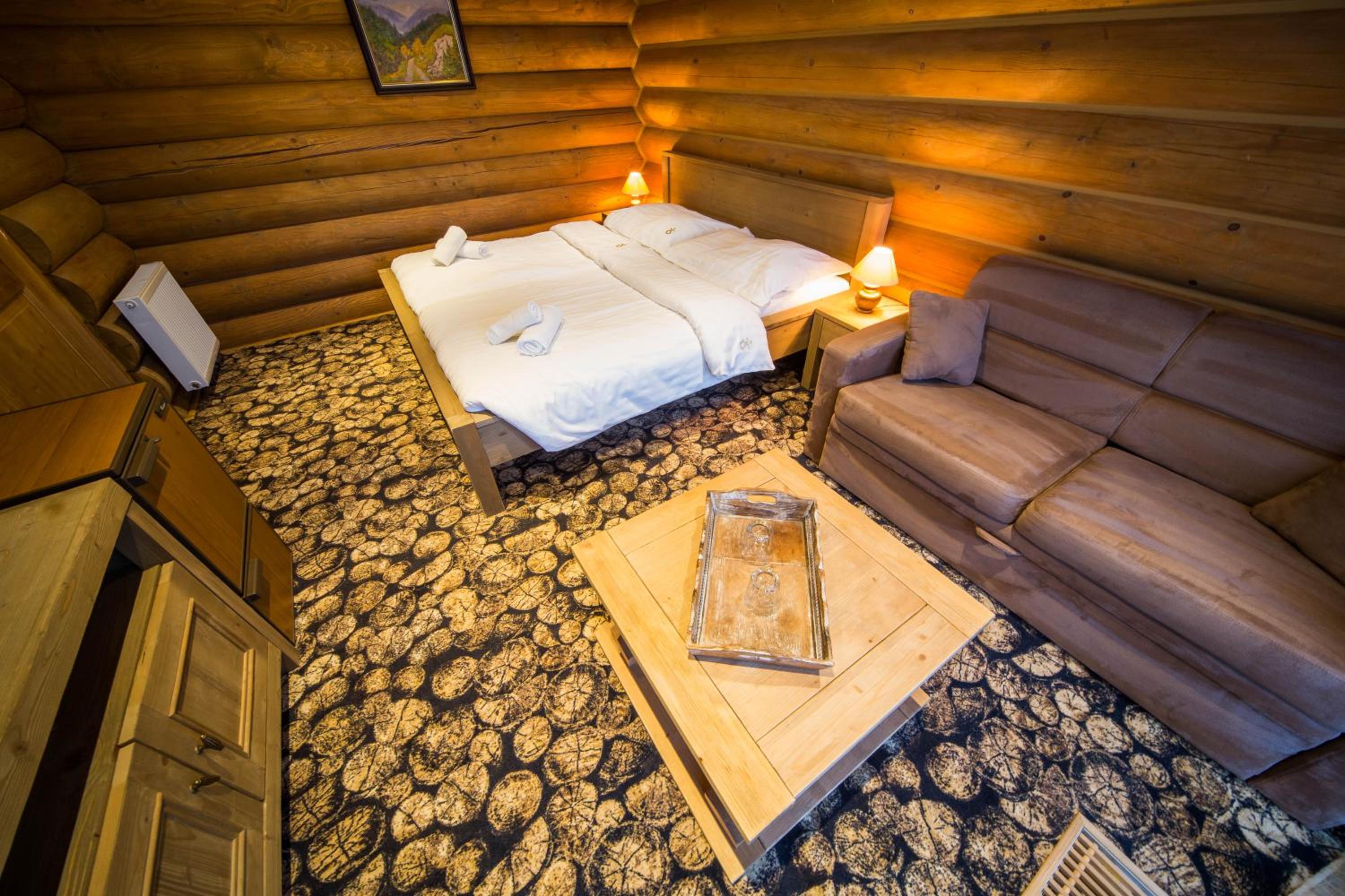 Deluxe Double Room with Balcony - Photo 4