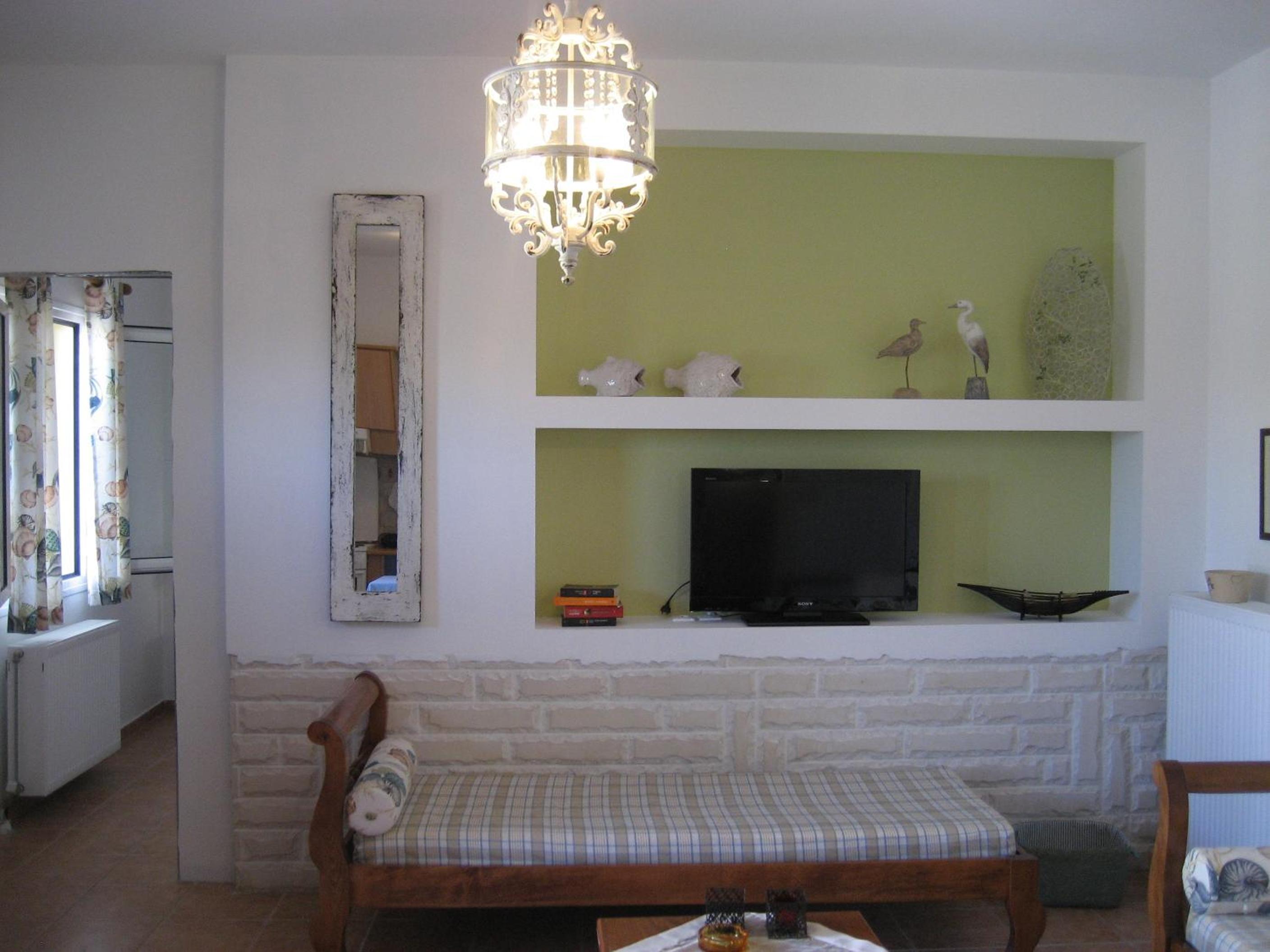 One-Bedroom Apartment photo 3