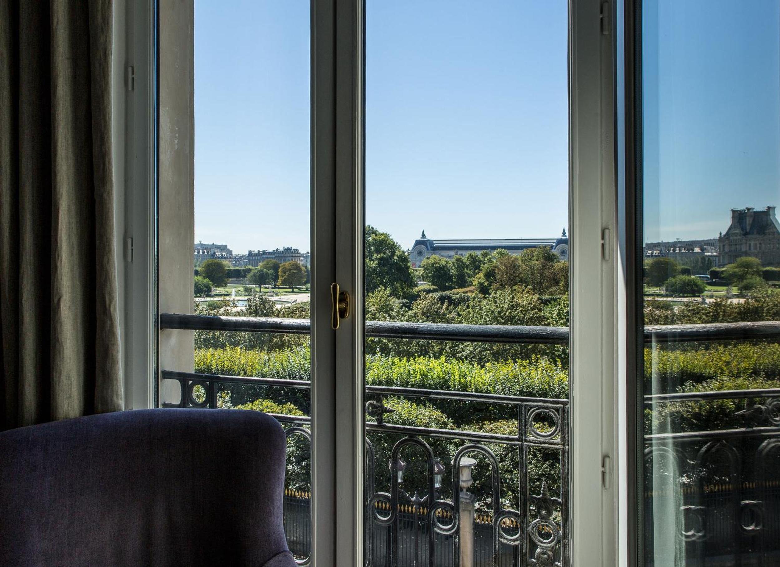 Junior Suite - Paris view photo 3