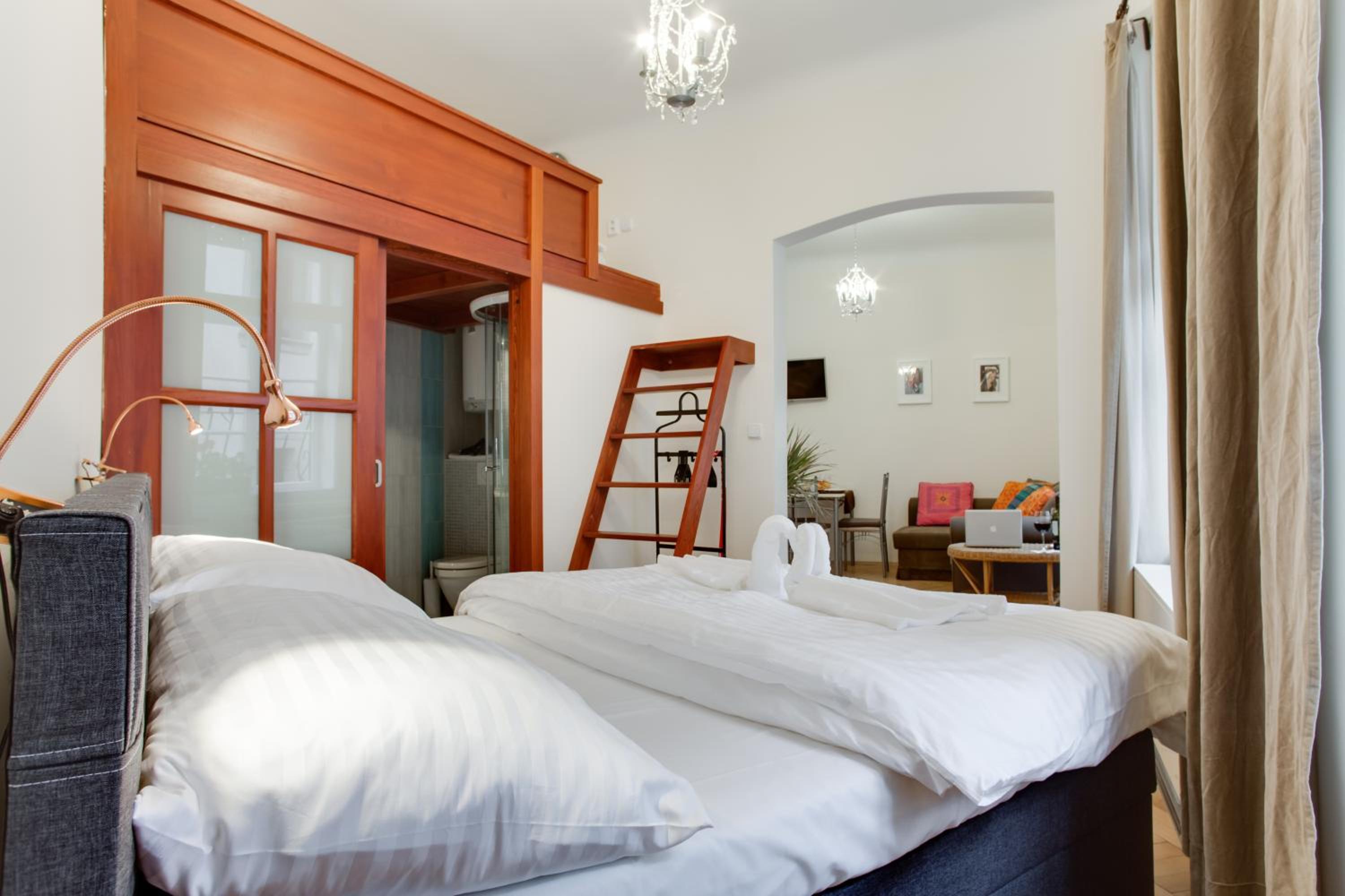 One-Bedroom Apartment with Sofa Bed