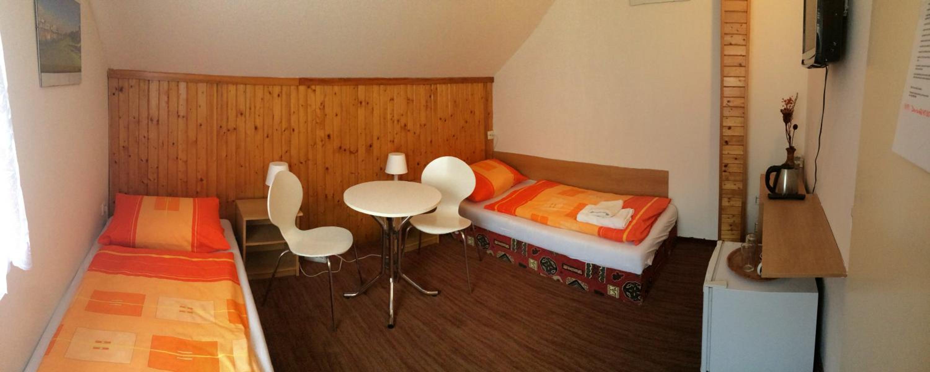Standard Twin Room photo 1