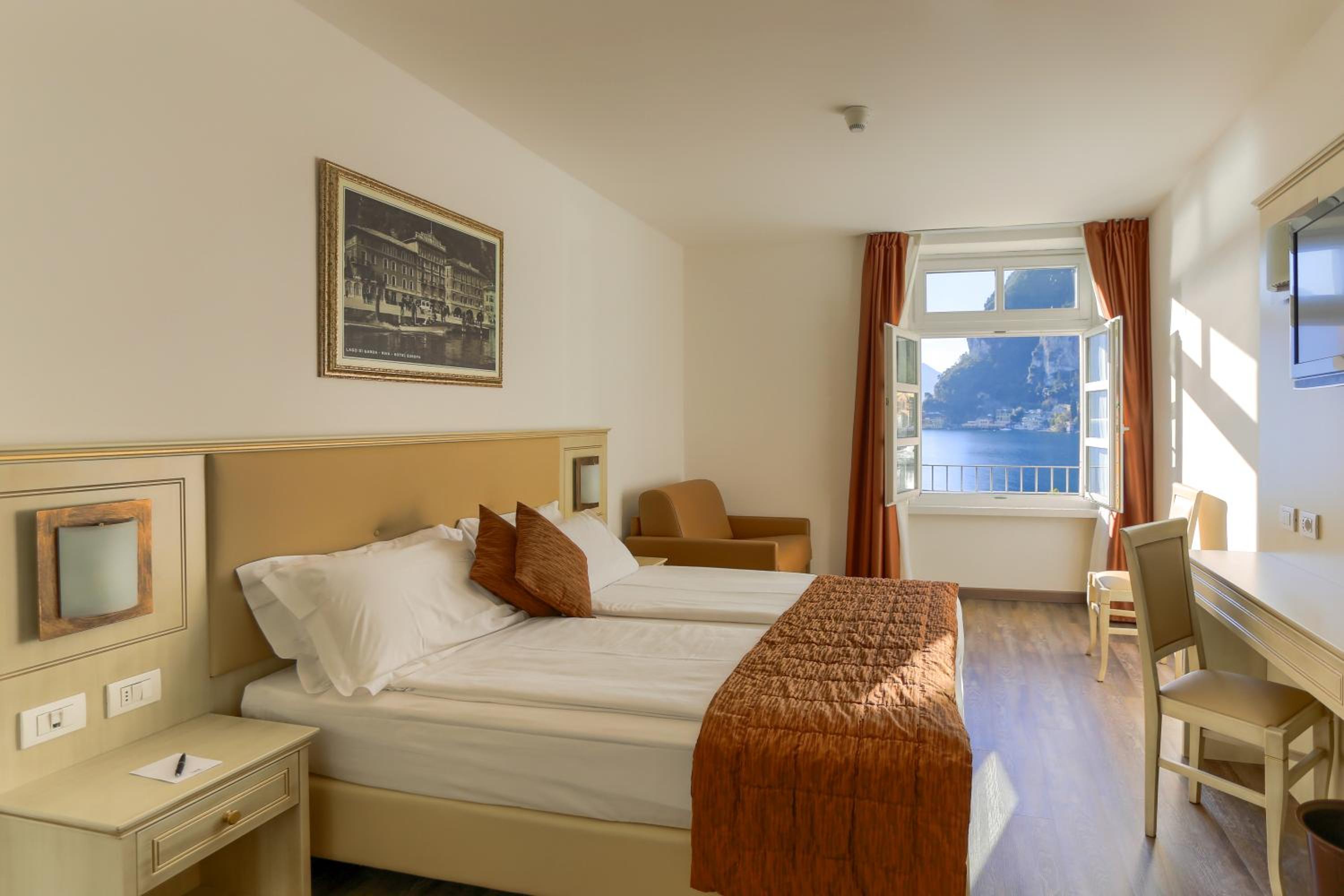 Superior Doppel- oder Zweibettzimmer mit Seeblick
