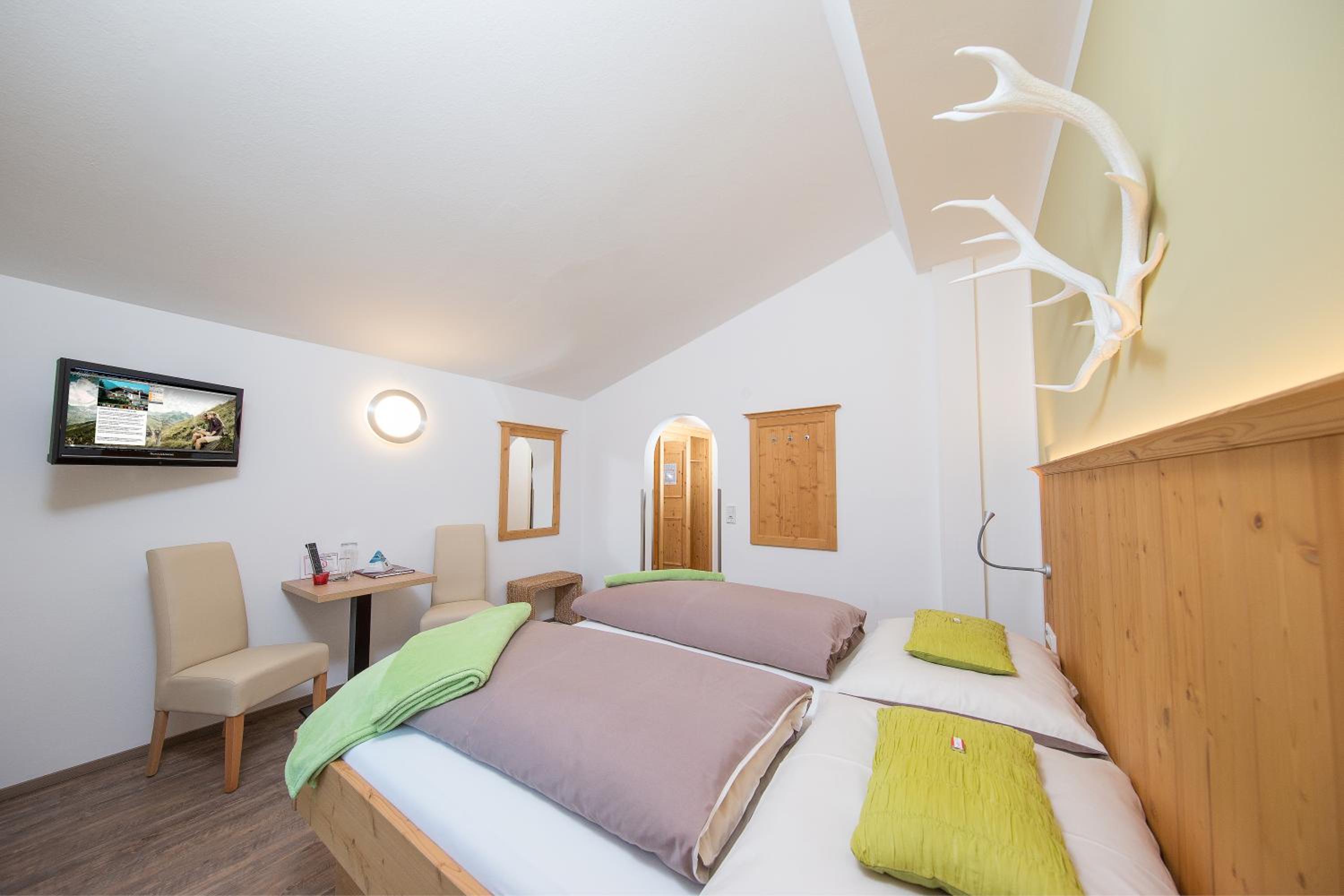 Superior Double Room with Balcony and Mountainview