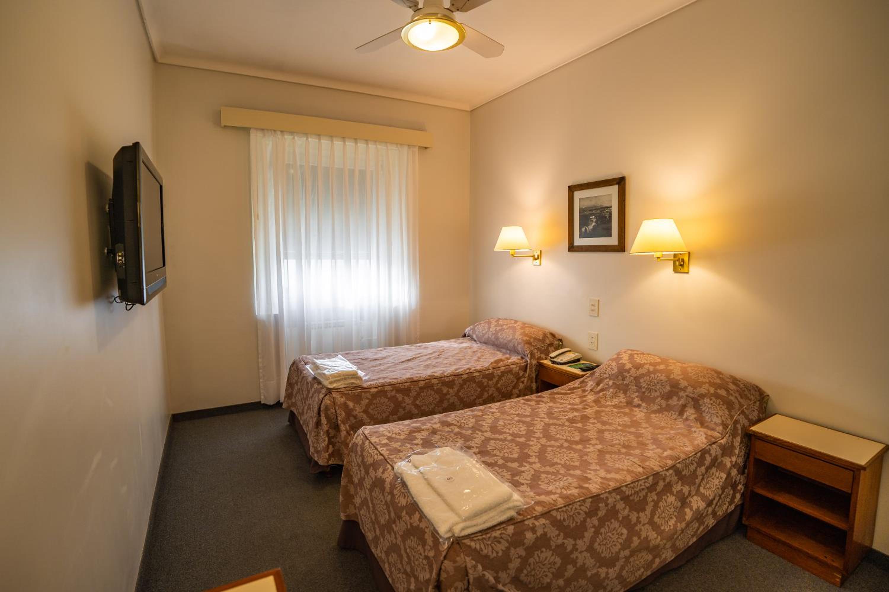 Standard Twin Room photo 2