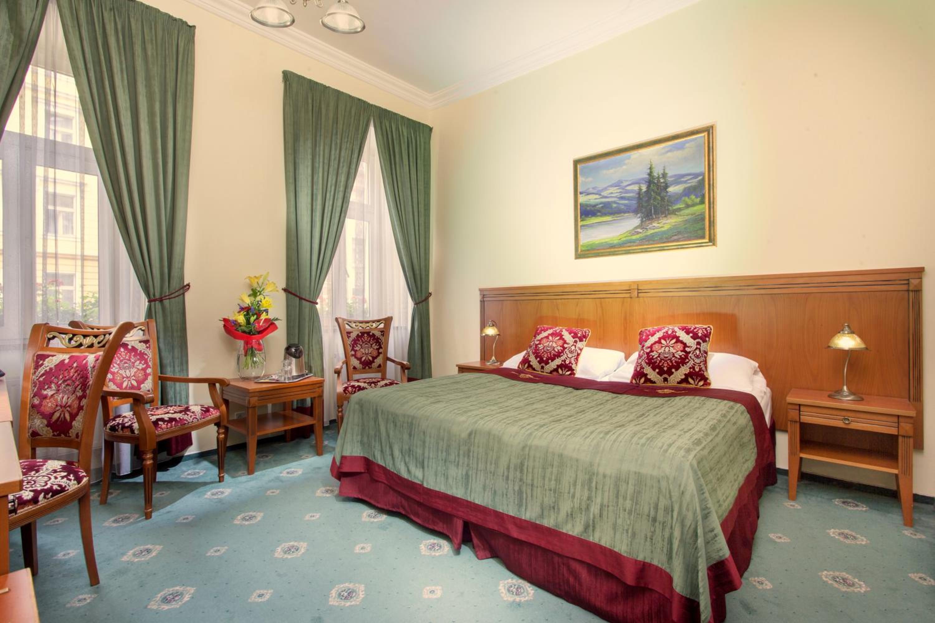 Available room thumbnail 5