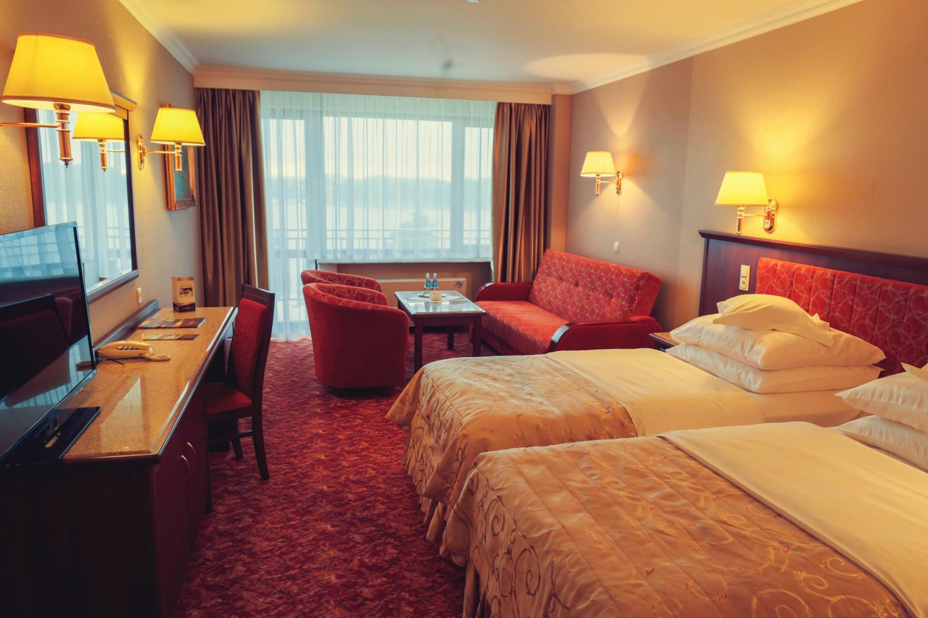 Twin Room - Photo 9
