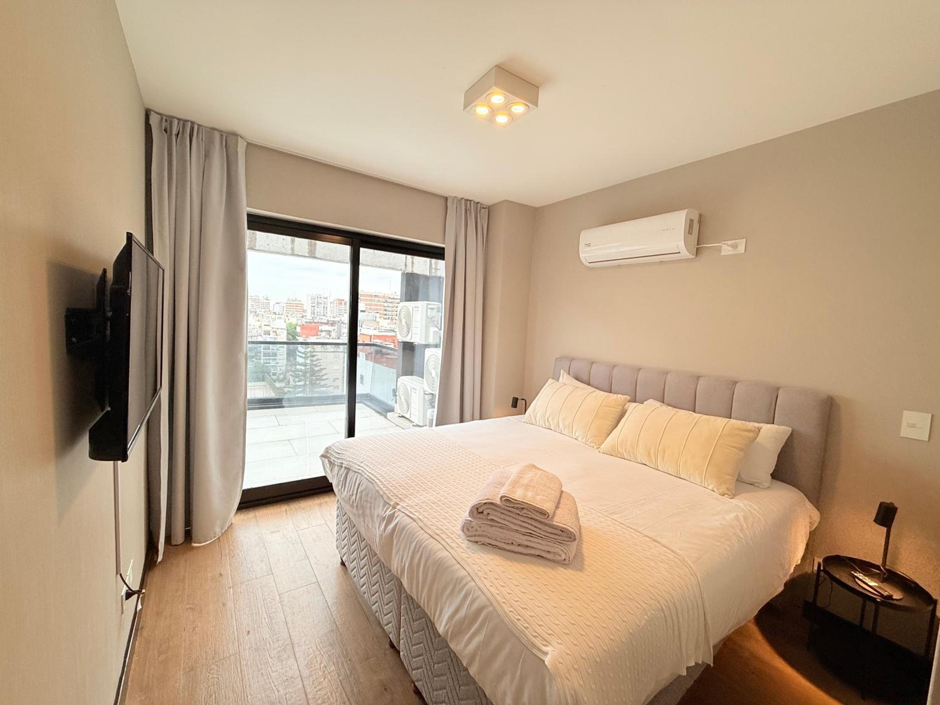 Two-Bedroom Deluxe Apartment with Balcony