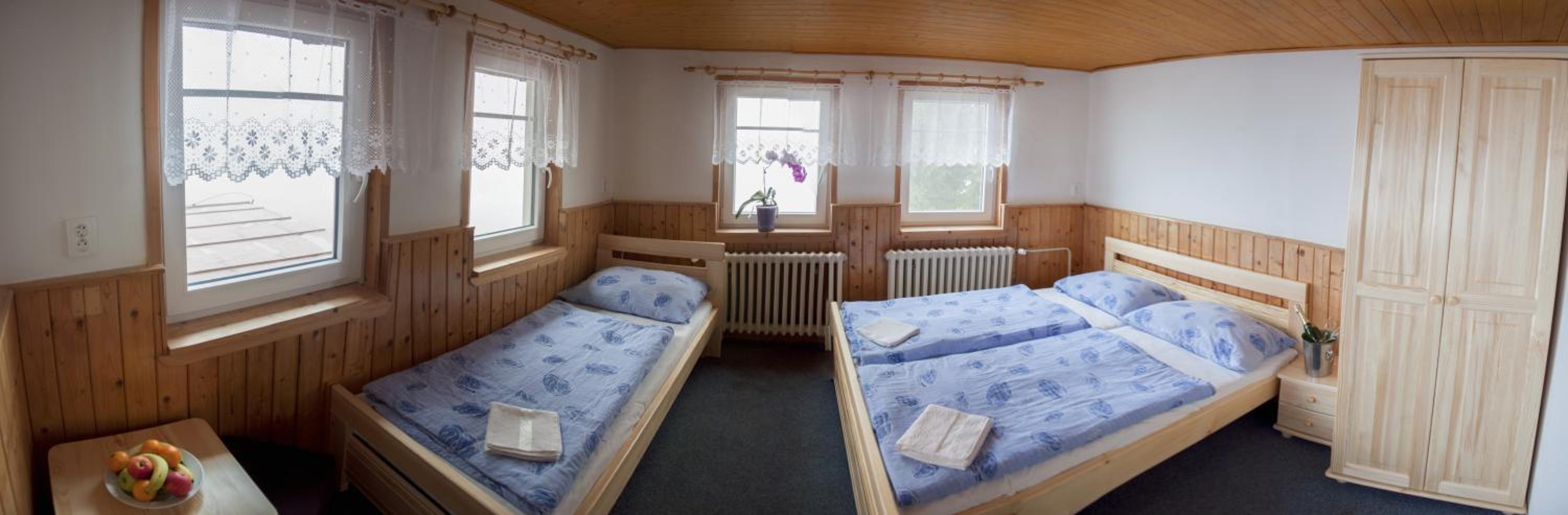 Triple Room with Shared Bathroom photo 3