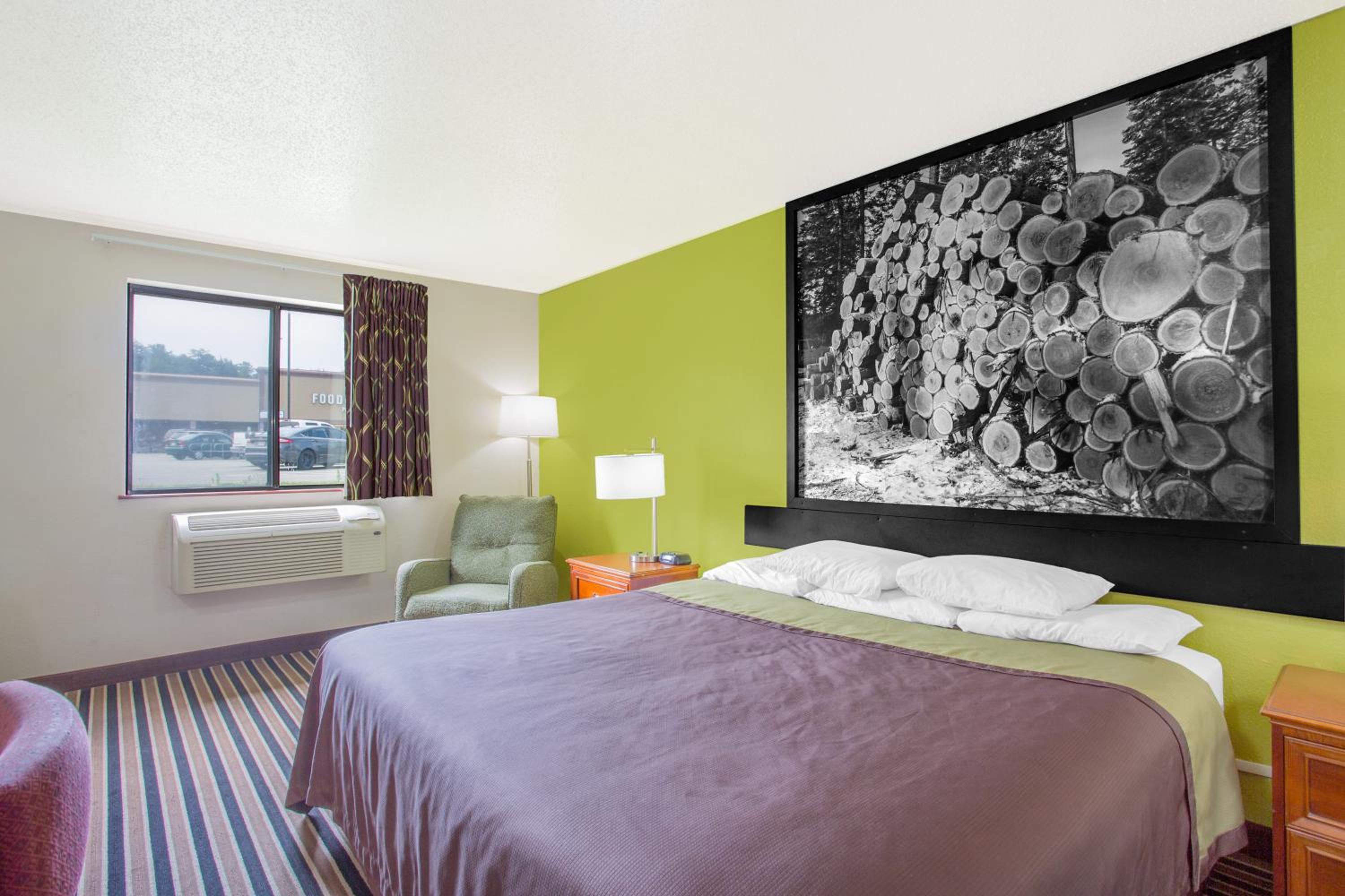 King Room - Non-Smoking - Photo 1