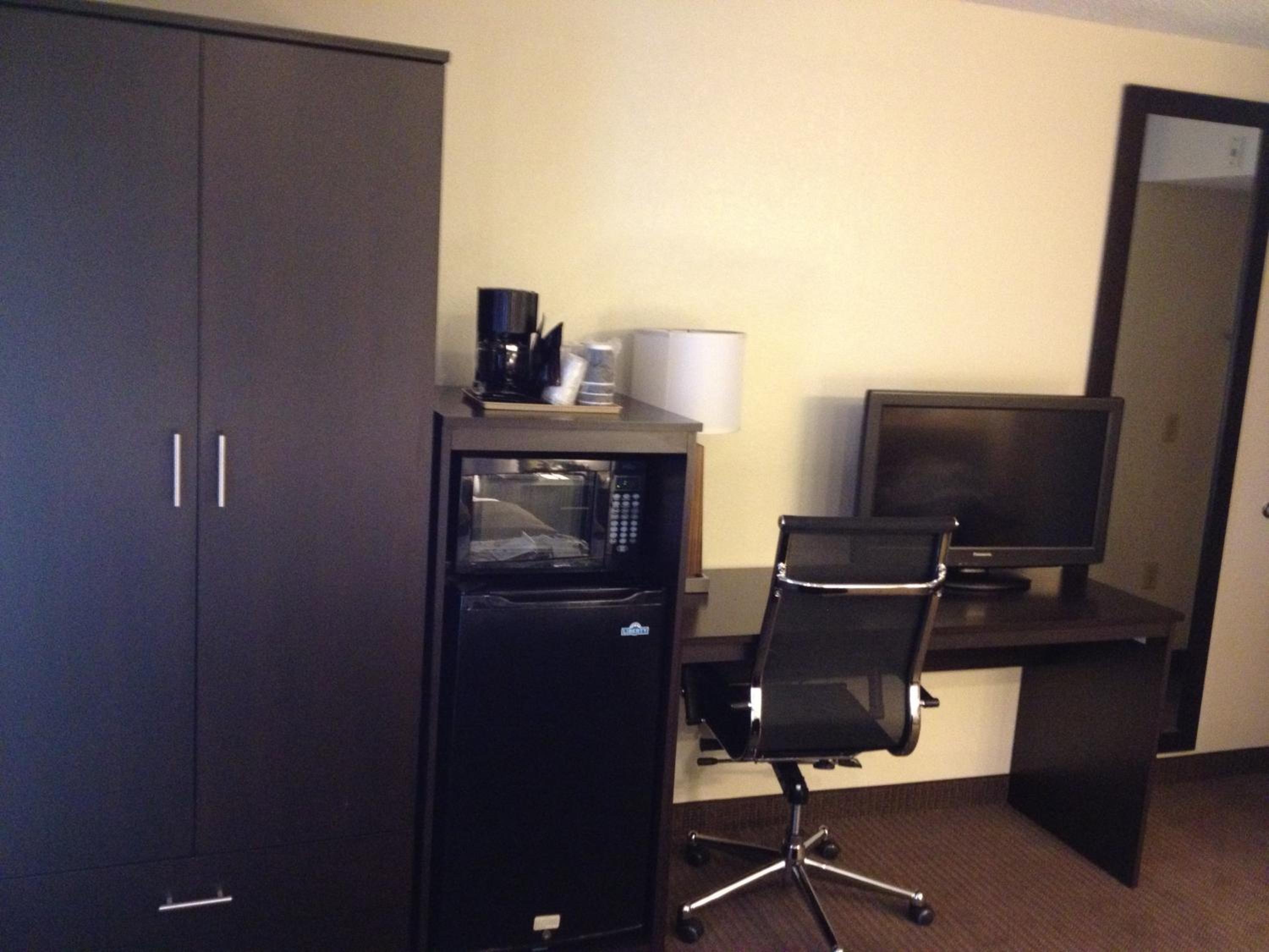 Queen Room -  Non-Smoking - Photo 3