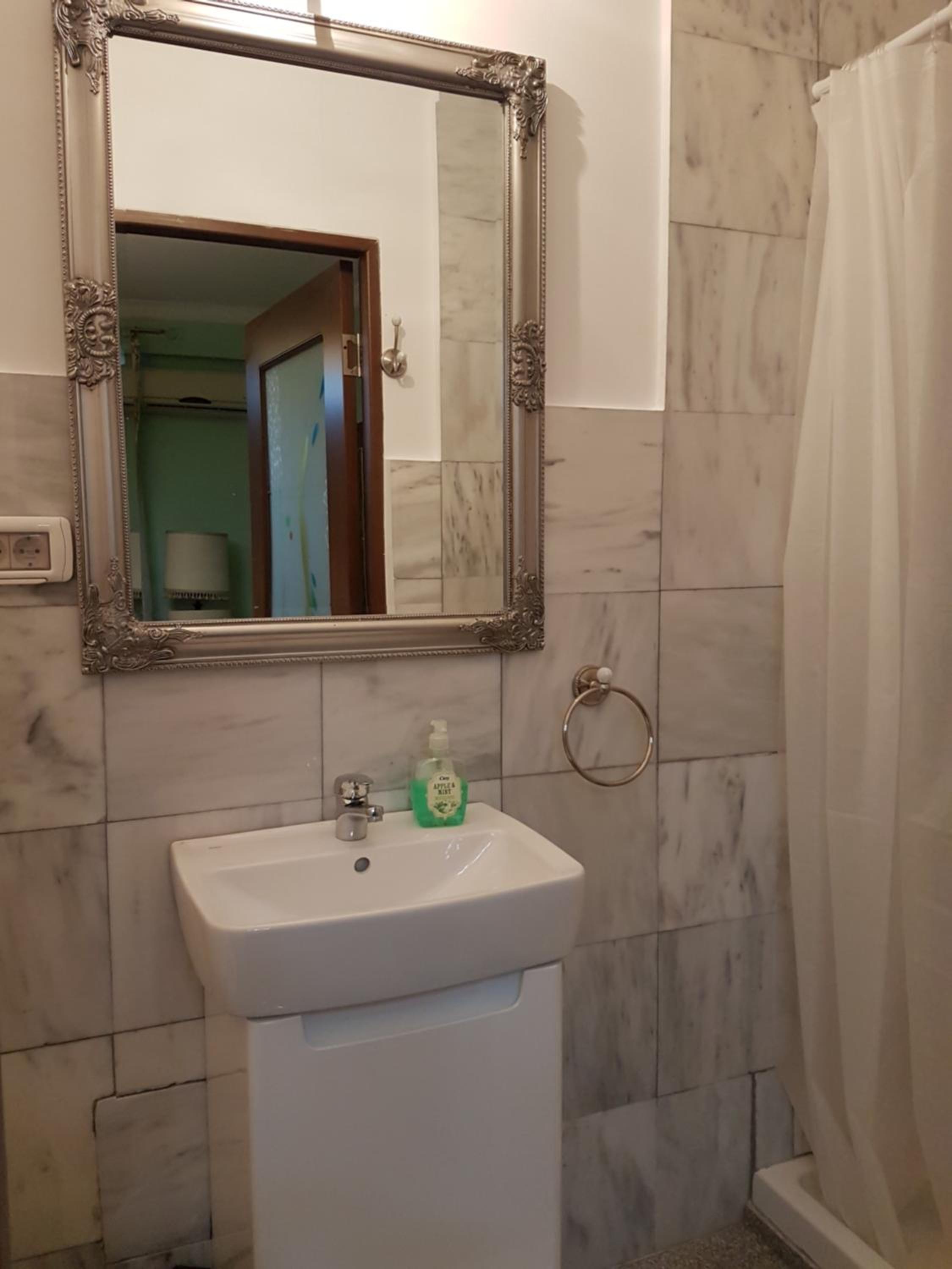 Paris Double Room - Photo 7