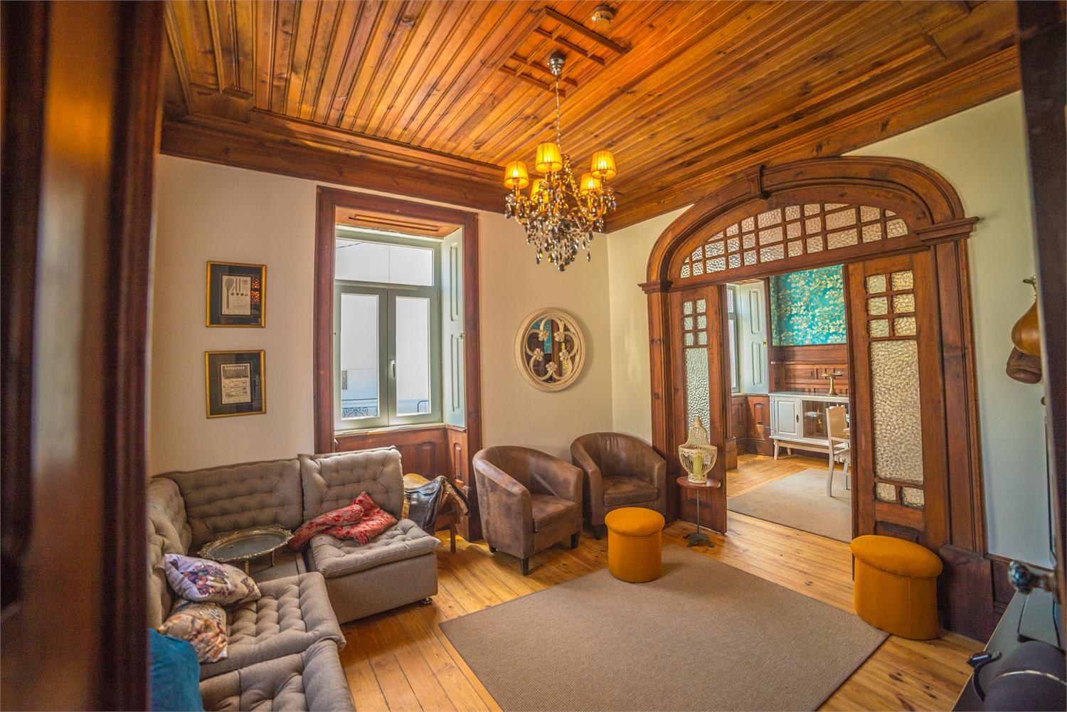 Family Room - Photo 6