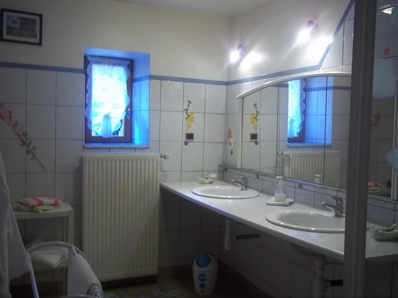 Double Room - Disability Access photo 2