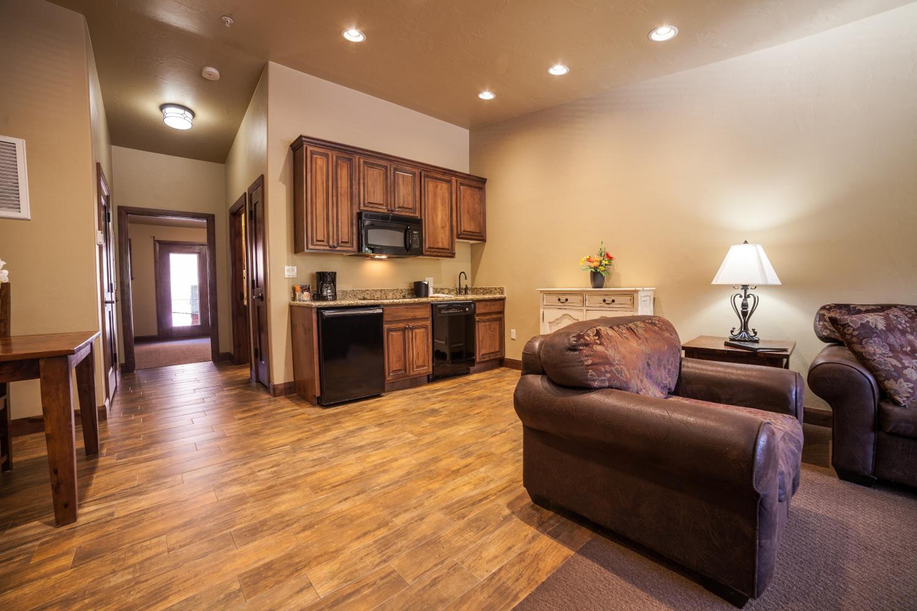 Classic Hillside Suite photo 2