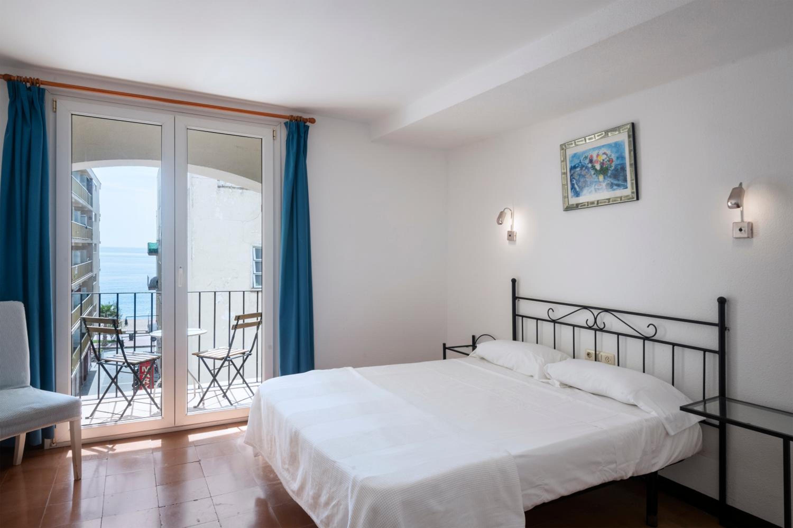 Deluxe Triple Room with Sea View