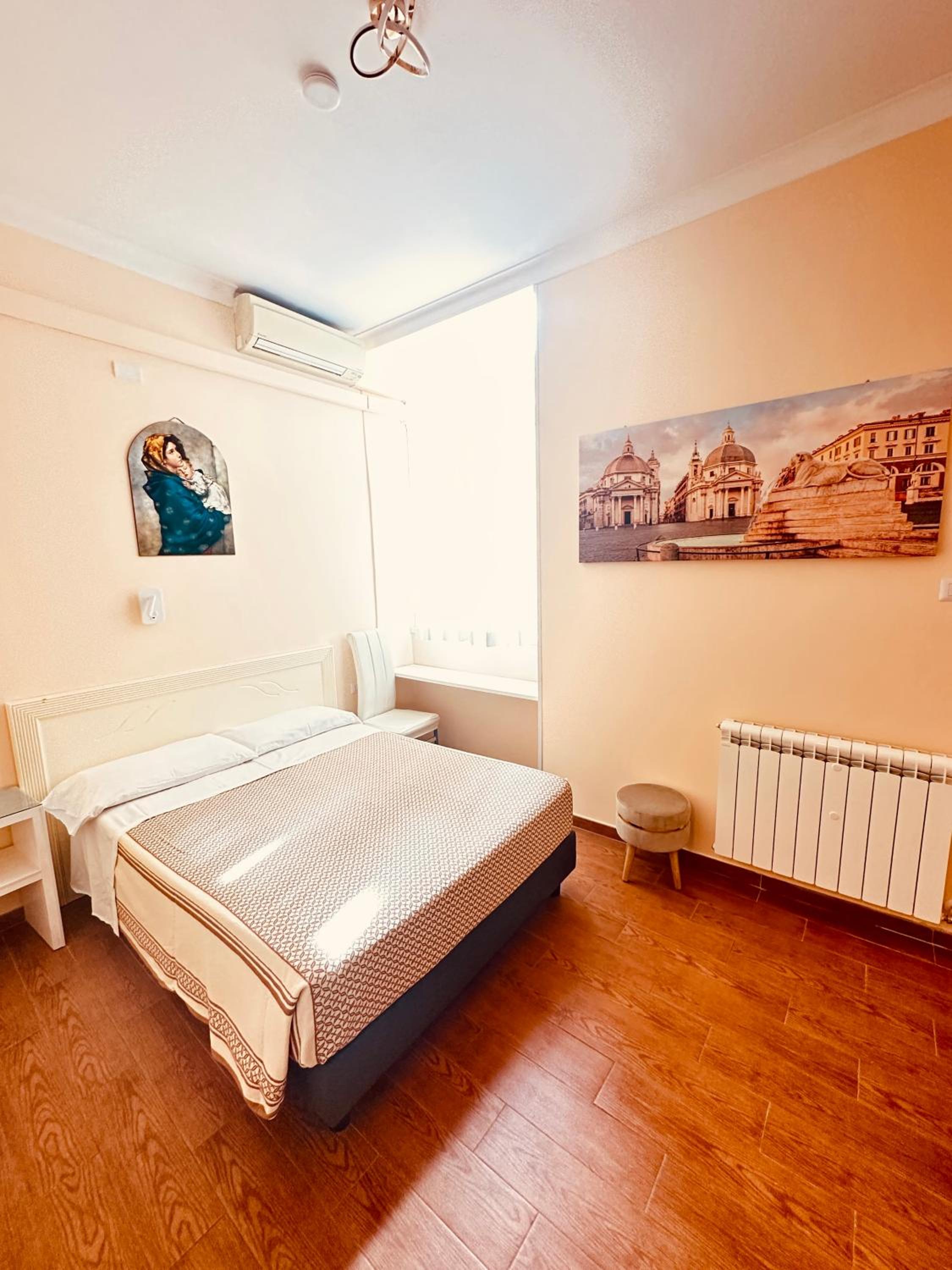 Small Double Room photo 1
