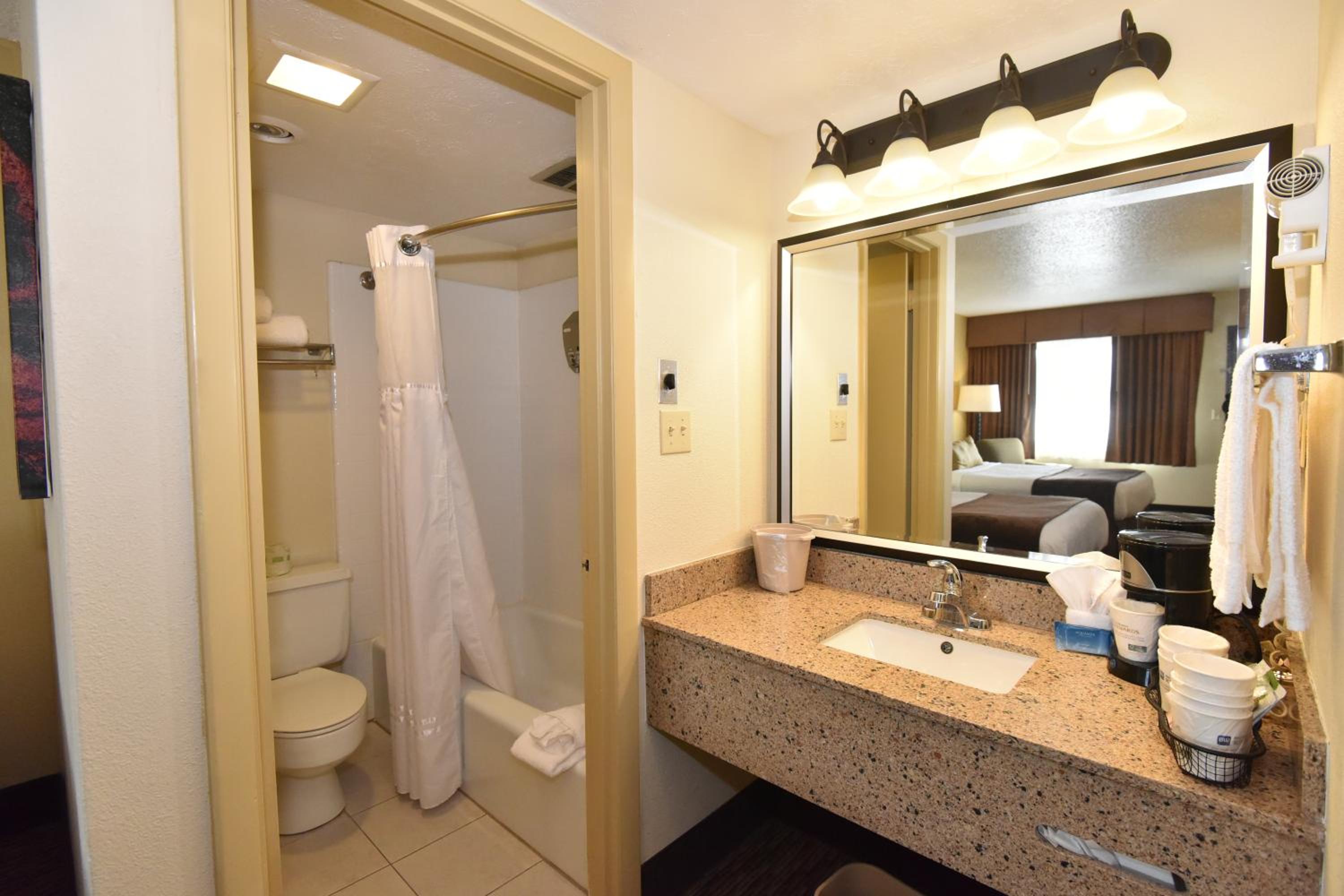 Double Room with Two Double Beds - Photo 3