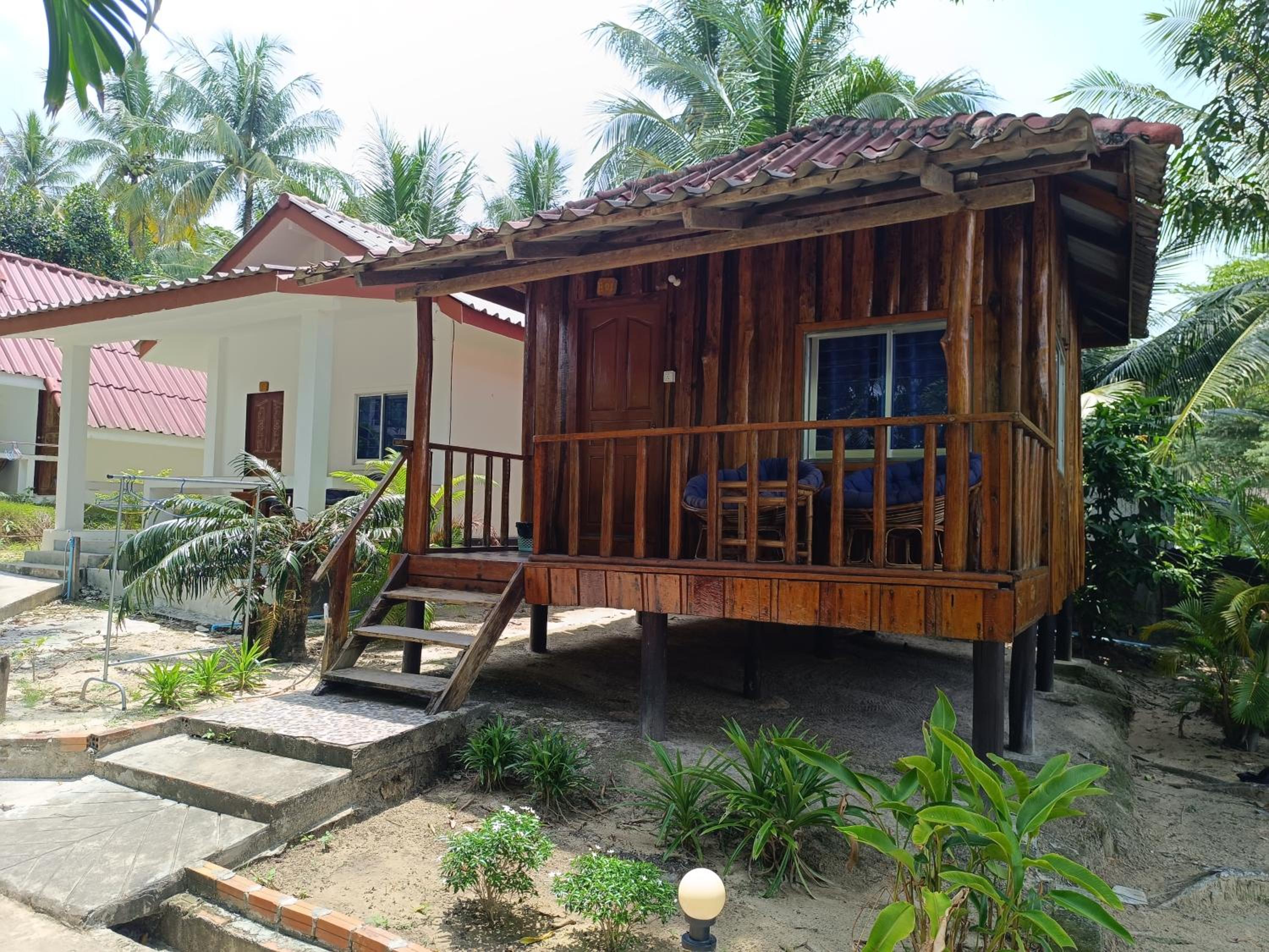 Bungalow with Garden View